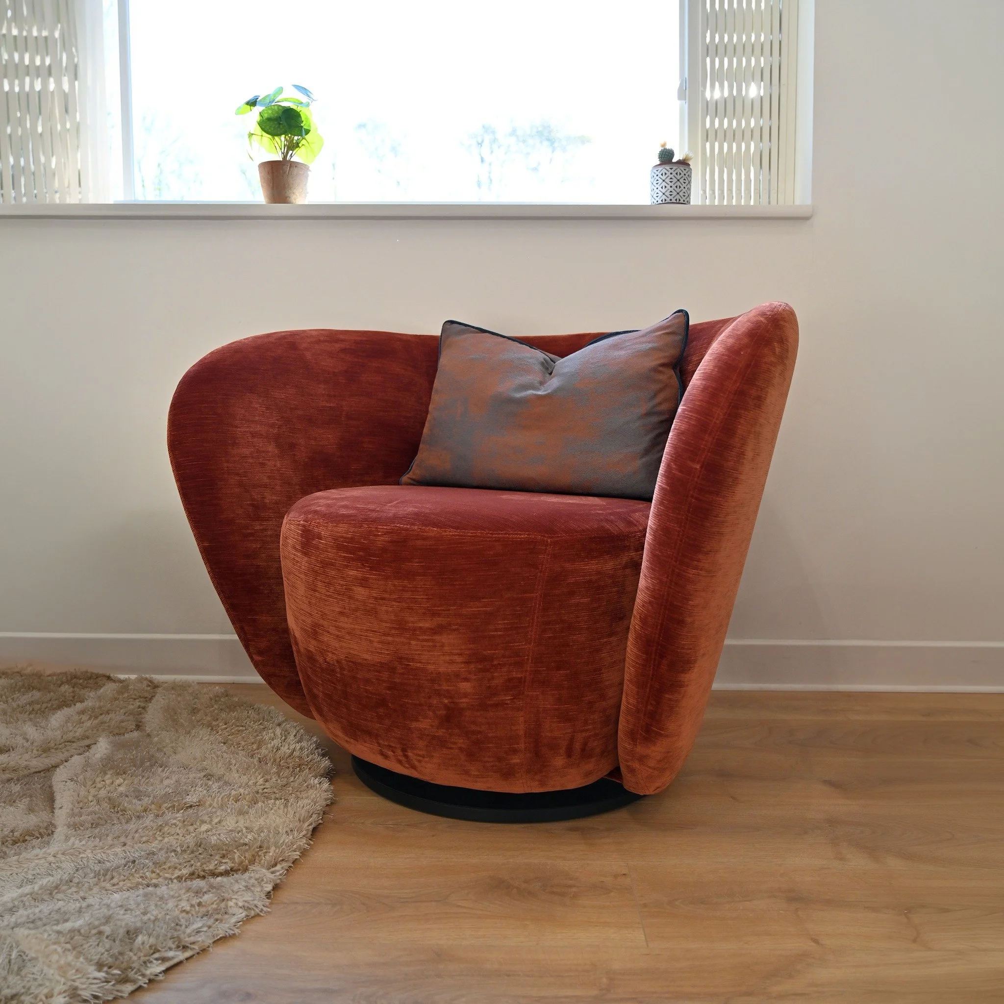 Our Lounge Collection brings together comfort and style in equal measure. Designed to create welcoming spaces across a variety of environments, the collection features a wide range of seating options; from the distinctive presence of Arlo, Aria or Av