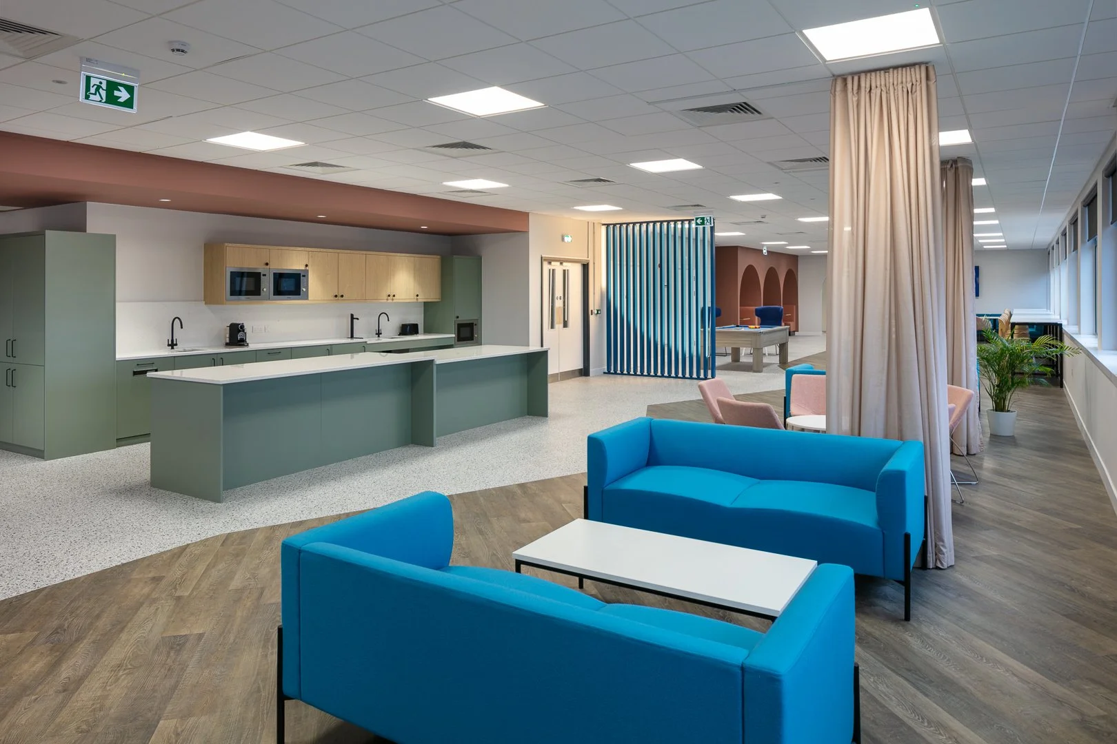 2 PX Group 1D0A0091.jpg