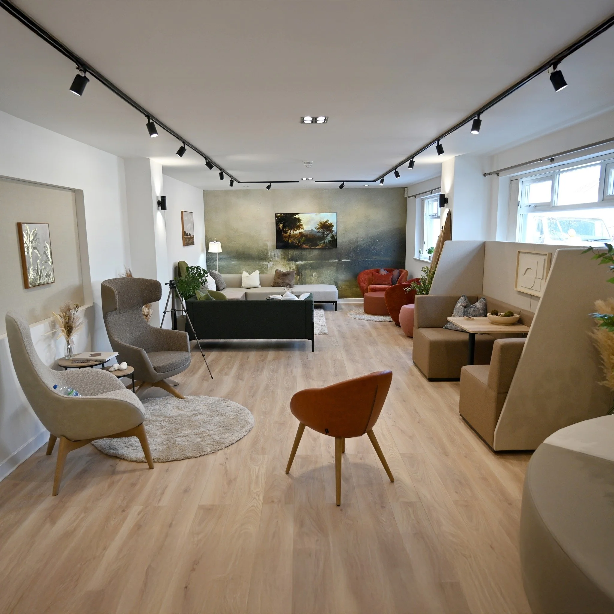 Our showroom is designed to feel as good as it looks. A warm, welcoming lounge environment created for informal meetings, quiet working, and moments of relaxation, while also providing a space to showcase some of our favourite pieces and explore ongo