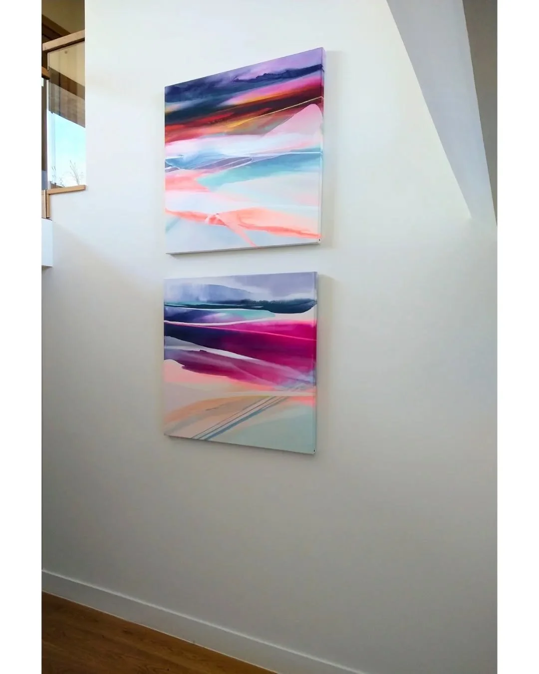 I was so excited to be asked to make a vertical diptych for this stunning double-height entrance hall - what a space! This is 'Dawn Drift' &amp; 'Without End' 

#commissionart #bespokeartwork #artforbigspaces #colourglow #contemporarypainting