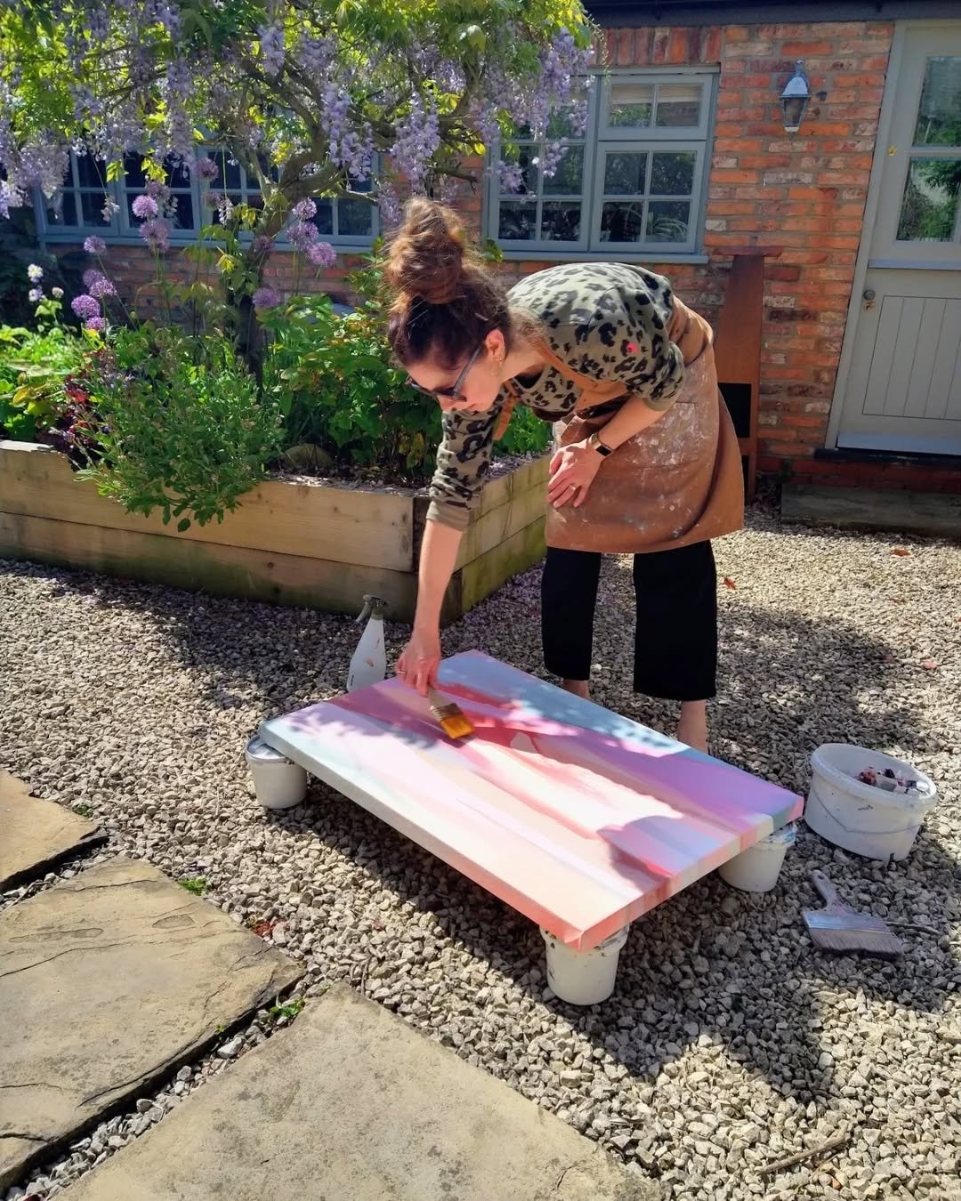 We say it every year without fail, but doesn't life just go better when the sun's out?! Enjoy the long weekend everyone! 

#paintingalfresco #paintoutside #studiodog #warmweathervibes #outdoorstudio
