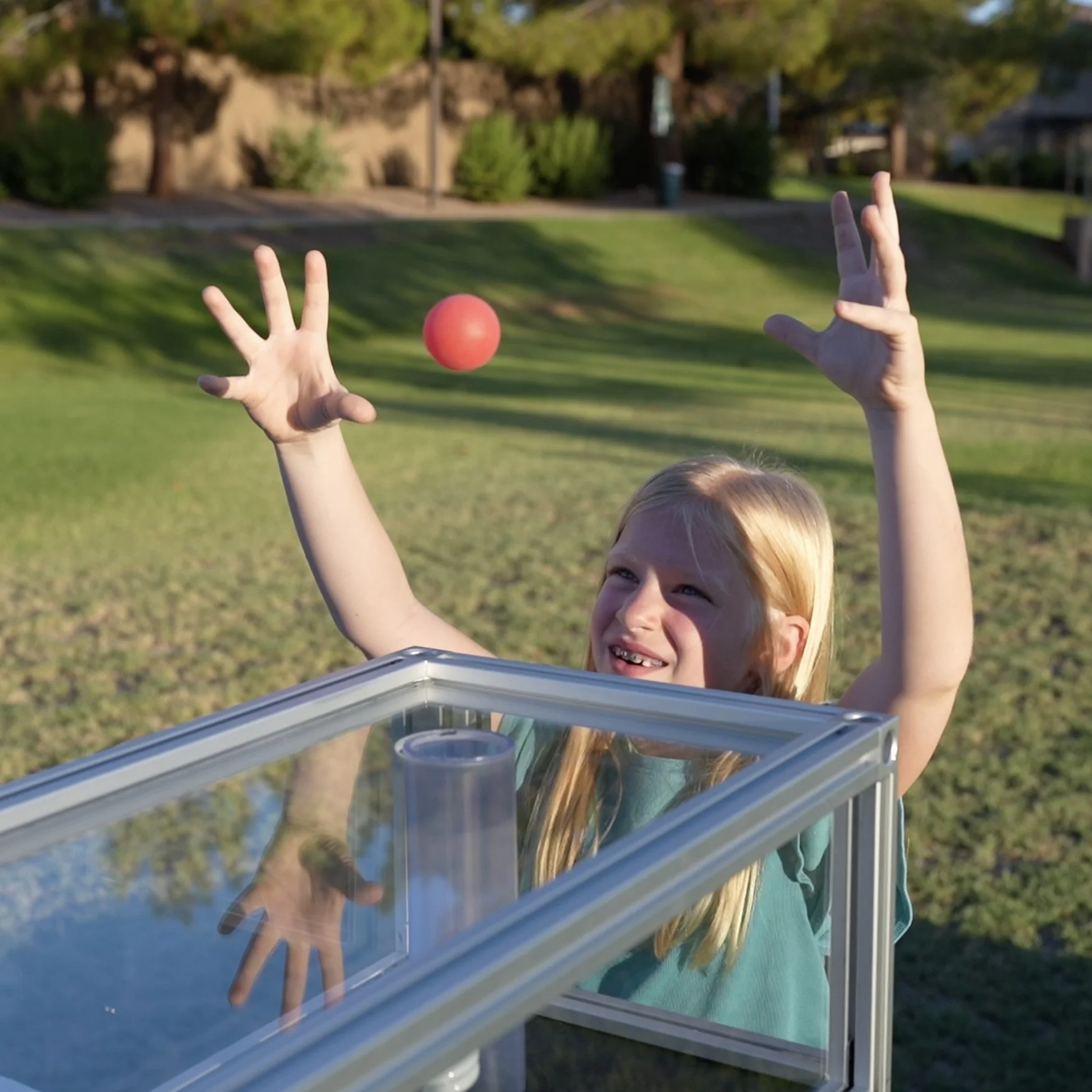 Light and lift play 03sq.jpg