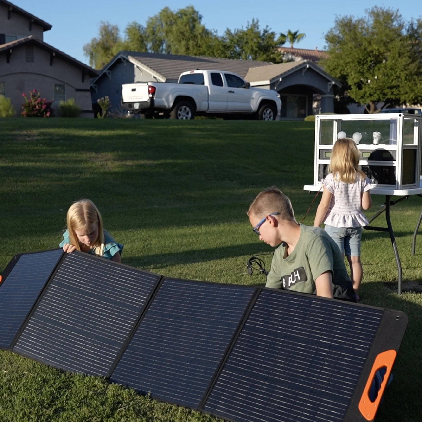 Light and lift play 10sq.jpg