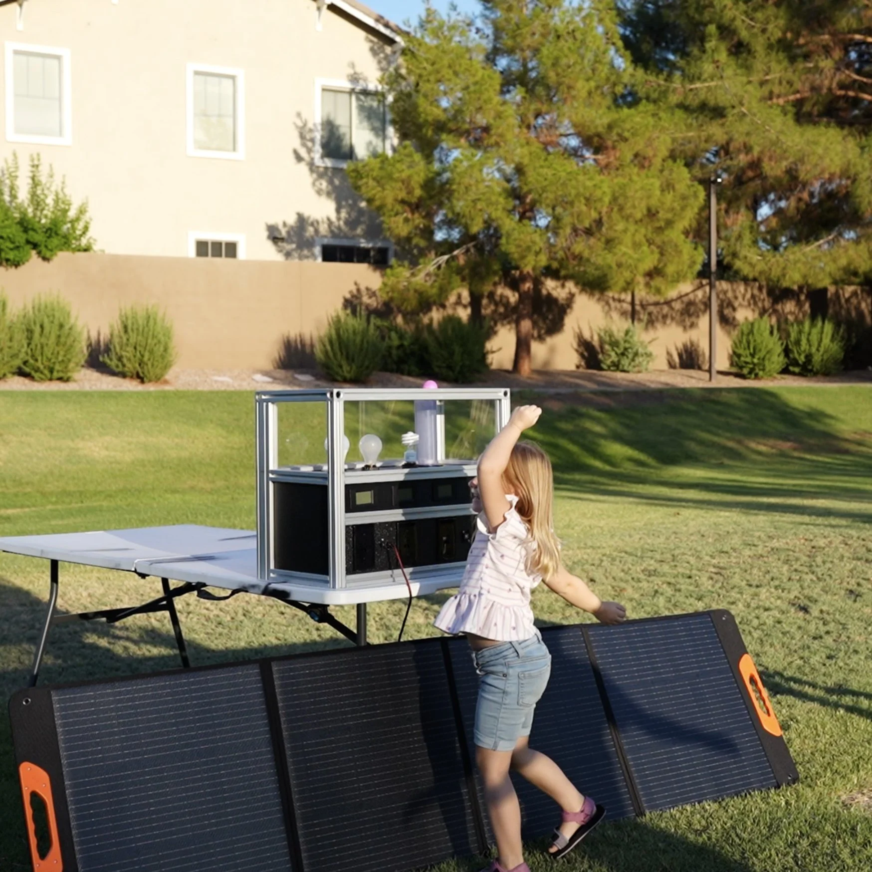 Light and lift play 25sq.jpg