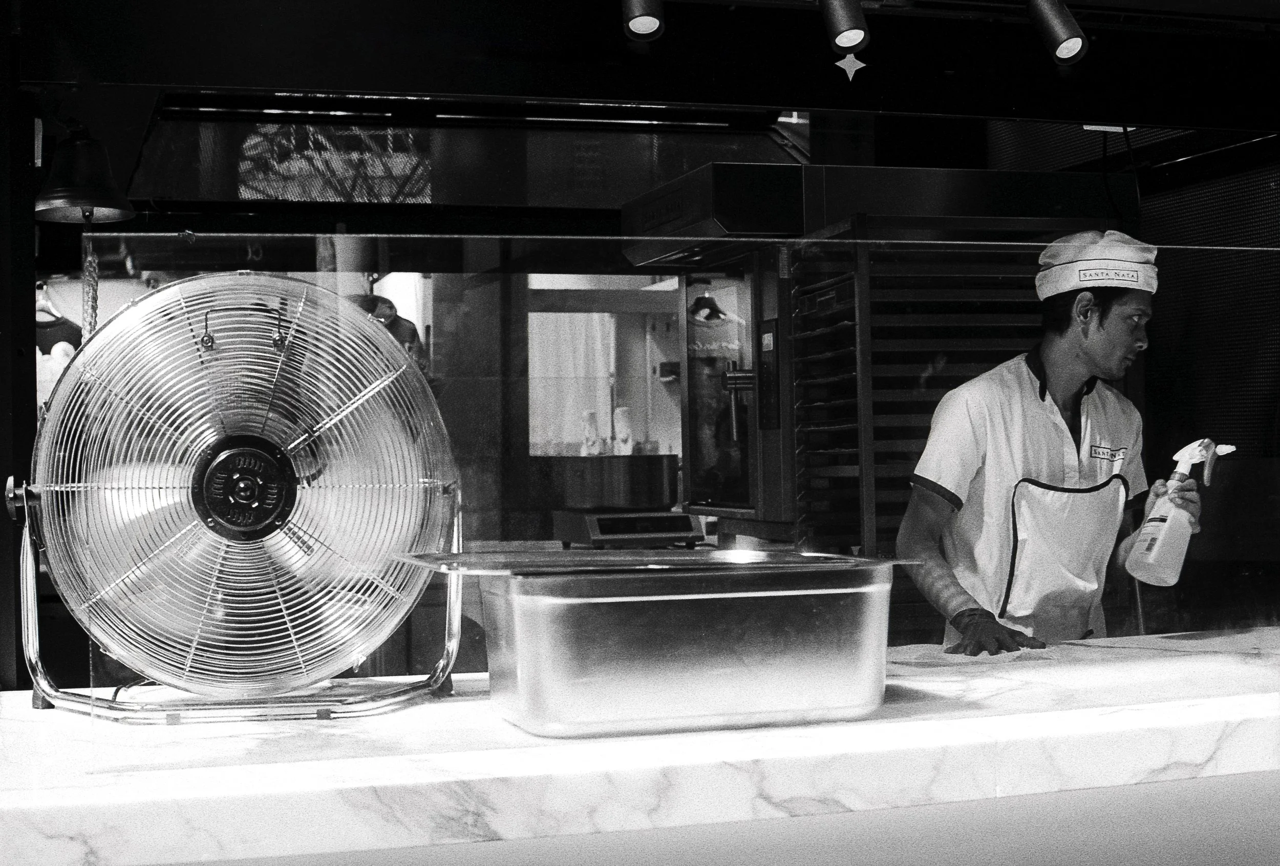 CHROME FAN : Spitalfields,
August 2026. OM2 | TRI-X  400 (rated 640)  | 50mm at f11