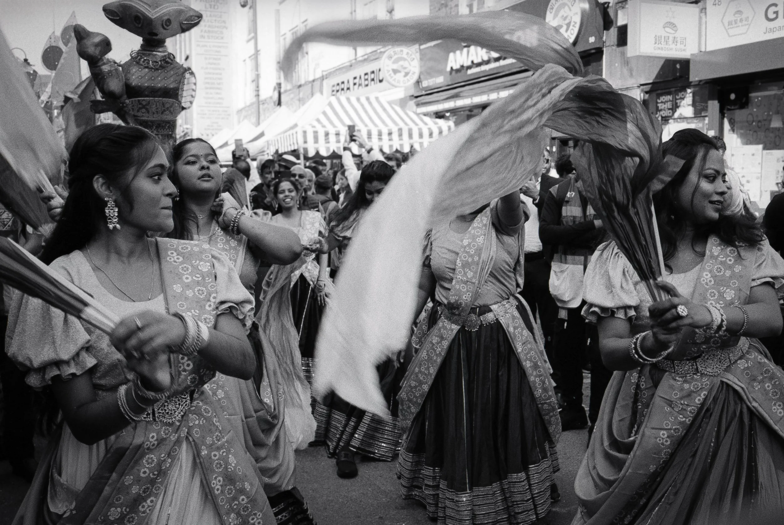 DANCE TROUPE : Brick Lane Festival
Sept 2026. Canon EOS1N | TRI-X (rated 650)  | 50mm at f5.6