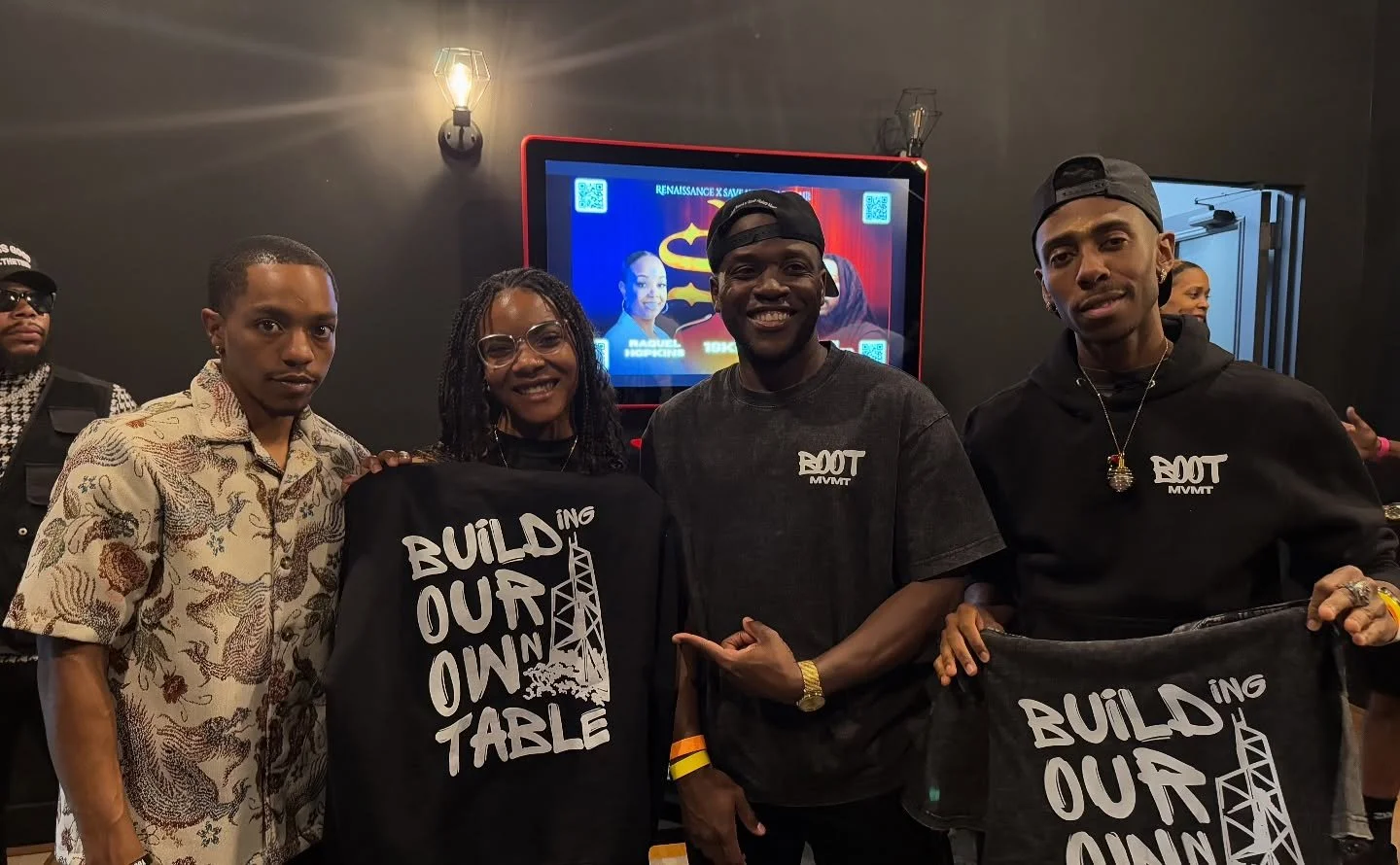Save yourself and build your own table!

The BOOT team pulled up to the #SaveYourself Tour and represented! 💪🏾 We even laced up our ticket giveaway winner @poeticpatience_ with a new BOOT MVMT hoodie.

S/O to @19_keys and @yahkiawakened for bringin