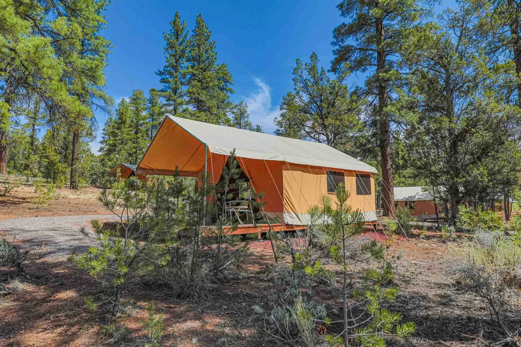 Camping vs. Glamping Near the Grand Canyon: What’s Right for You?