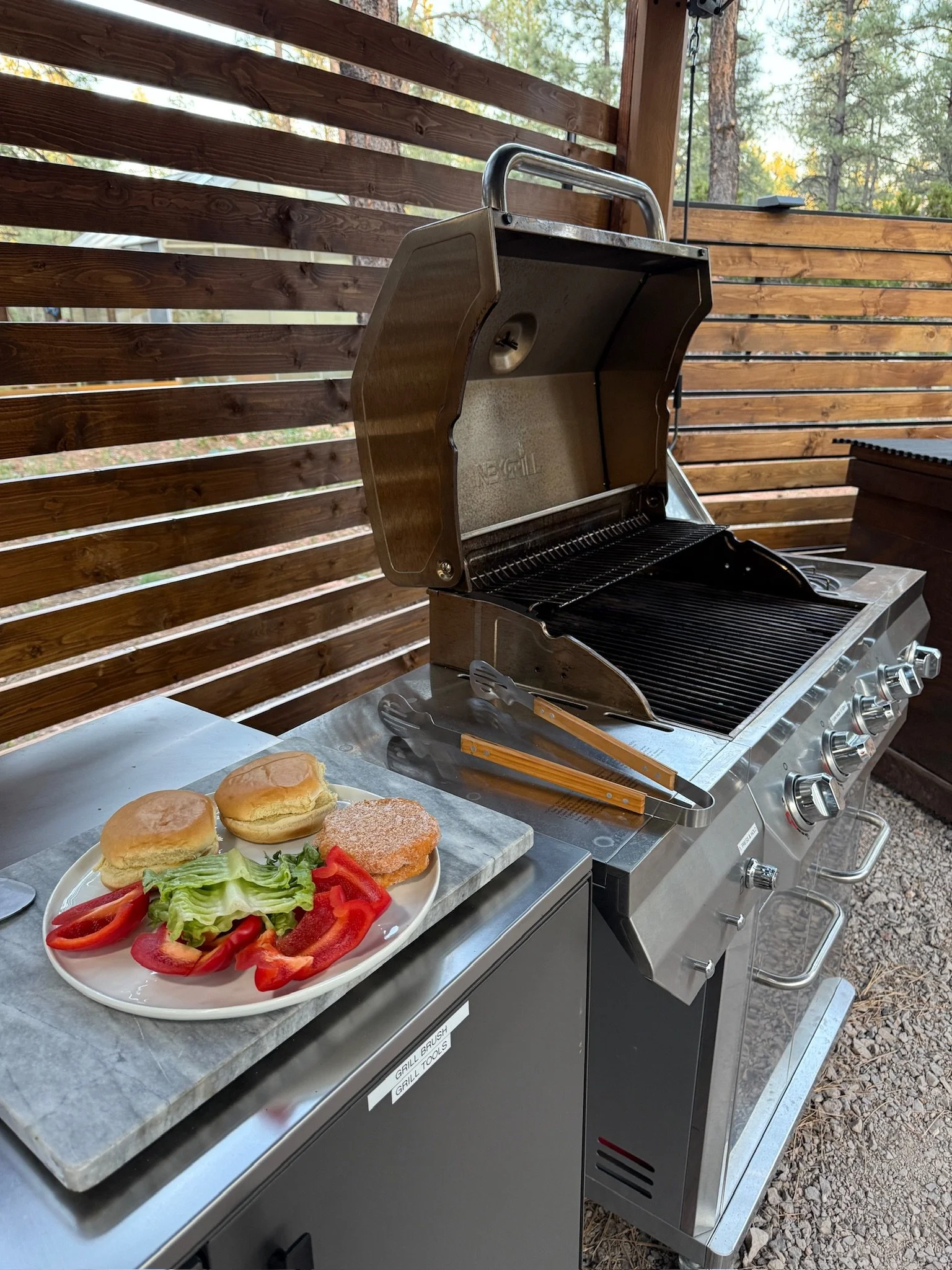 burgers-on-the-grill-highland-grand-canyon.JPG