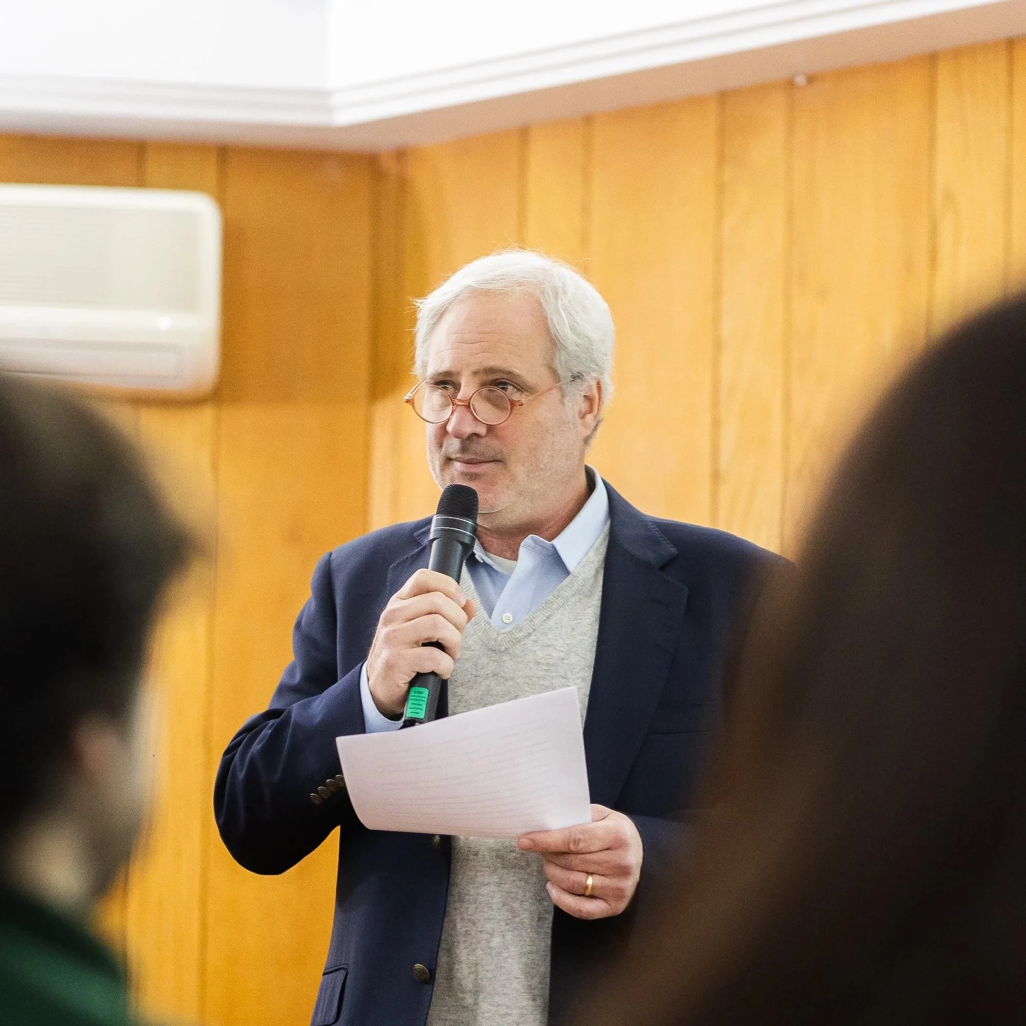 Tomás Chuaqui en sesión sobre ideología en encuentro Más para Chile