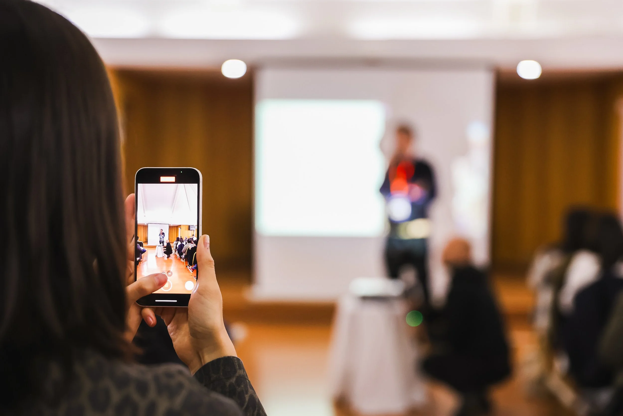 En el proceso de postulación de Más para Chile se solicita a cada postulante adjuntar su currículum vitae y un video de dos minutos en el que se responden preguntas claves para el proceso de selección.