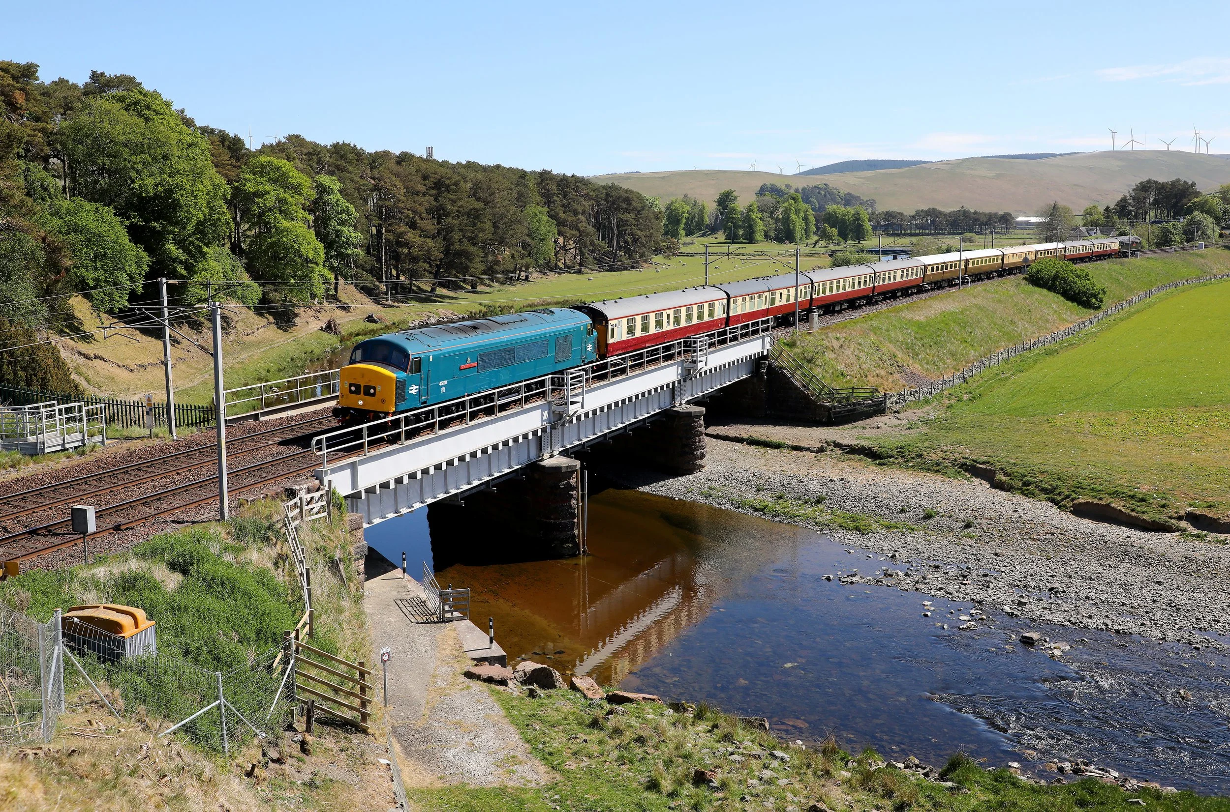 45118 Crawford 21.5.25 Leeds to Edinburgh - Phil Metcalfe.jpg