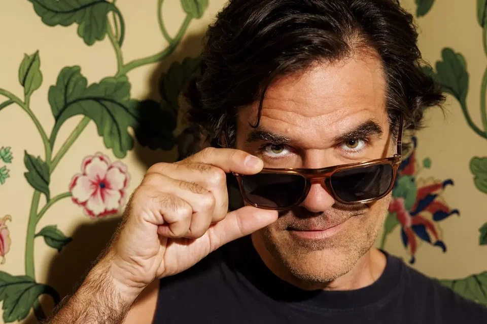 🌟 new work with @robdelaney for @latimes 🌟

Photos @glanzpiece 
Grooming by me @diannaquagenti @artistswithagency 

#bostonmakeupartist #promua #mensgrooming #makeupartist #boston #marbleheadma #harborlightinn