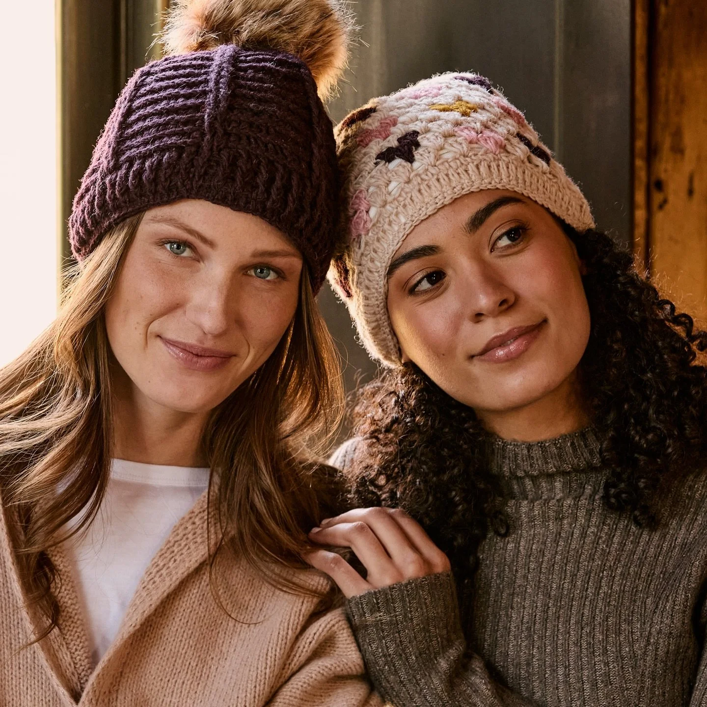 ❄️ new makeup + hair work by me for @bymanyhands ❄️

Glowing skin, lived-in hair texture, winter warmth 🤍

@artistswithagency @joelbphoto @patricksporleder @dreakostovick @jalyssb @charlotteknagle @maggieagency 

#BostonMakeupArtist #HairAndMakeup #