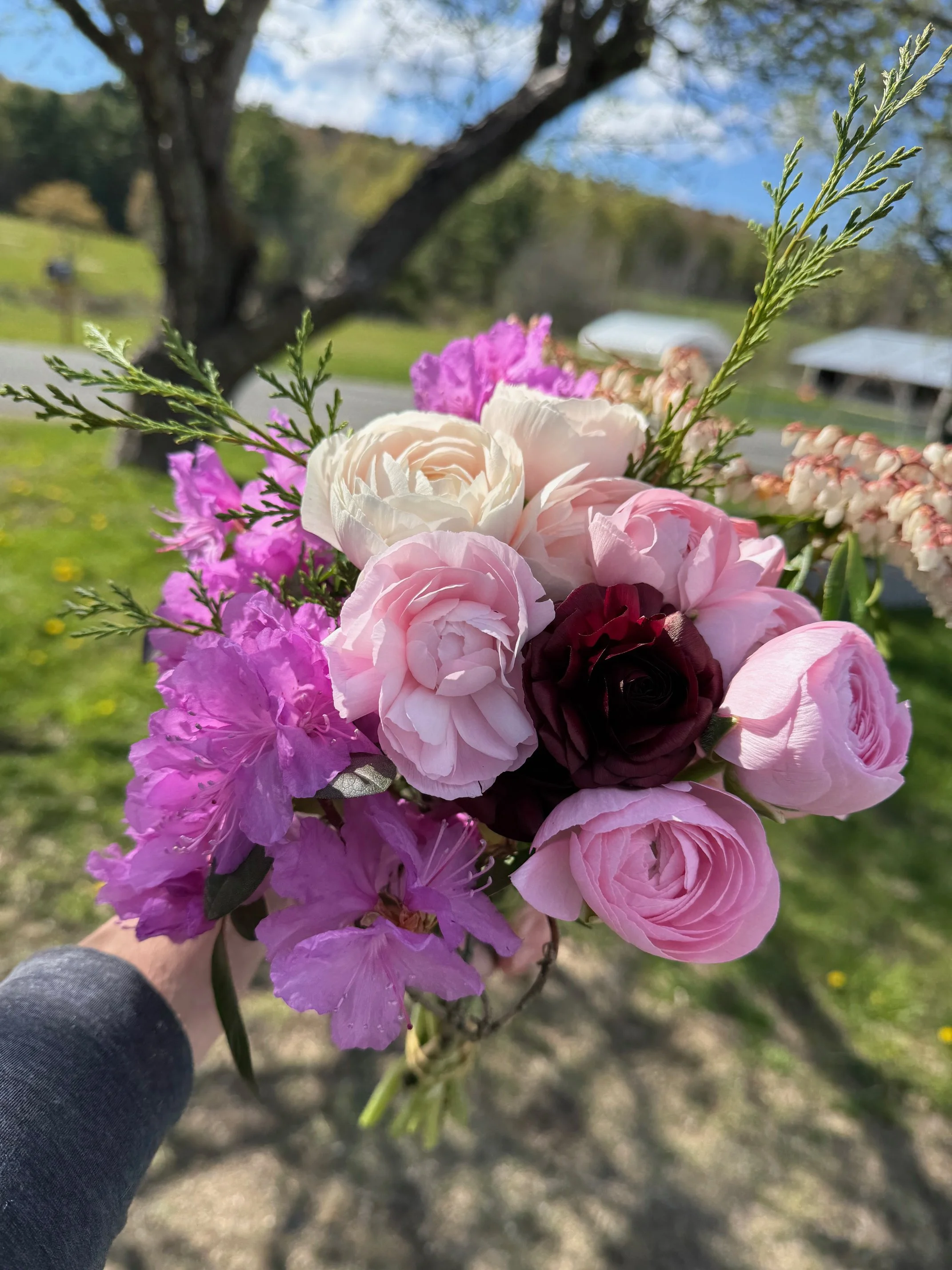 seasonal bouquet spring.jpeg