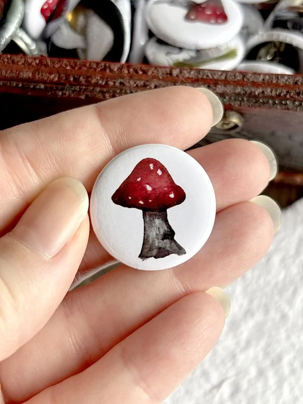 isabelle.algrin.pinbadges.redmushroom.jpg