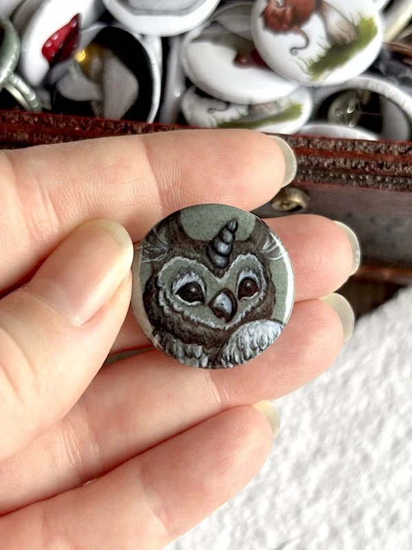 isabelle.algrin.pinbadges.owlicorn.jpg