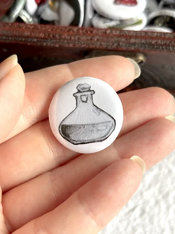 isabelle.algrin.pinbadges.trianglepotion.jpg
