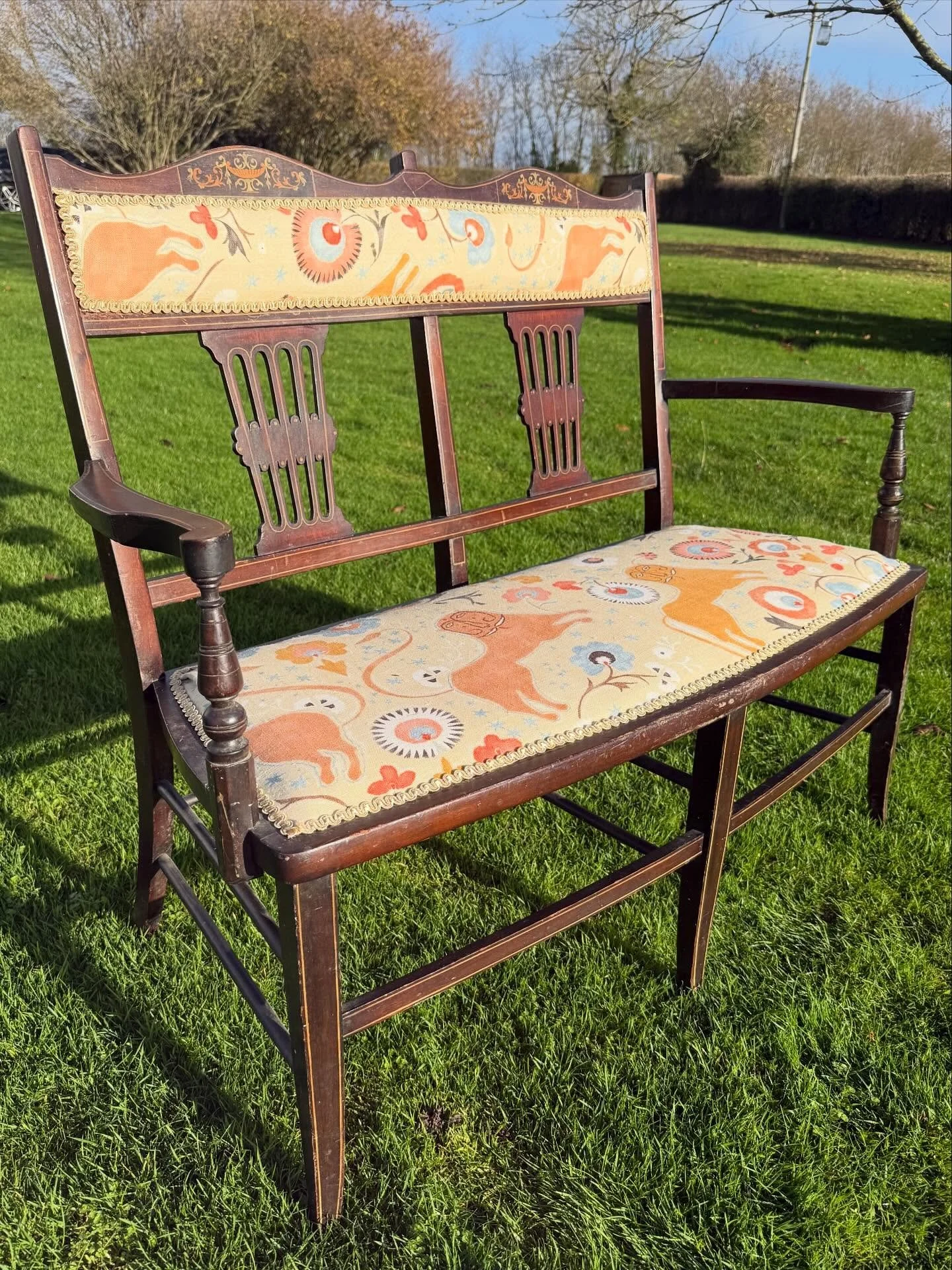 💙For sale💙

DM for details

Length 106 cm,  Width 43 cm, Height 92 cm