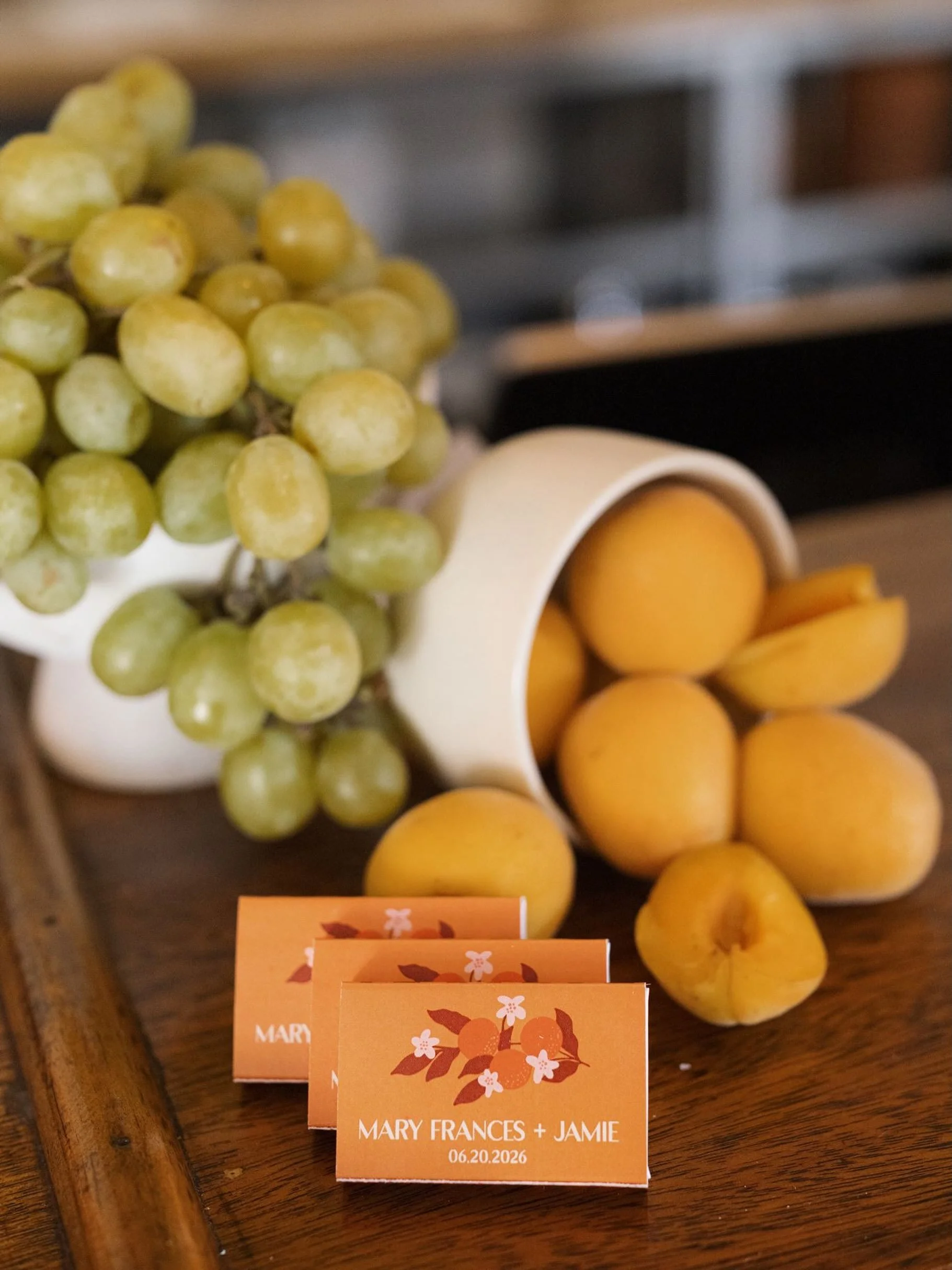 🍊 A perfect match, if we do say so ourselves.

Custom matchboxes for one seriously colorful weekend in Ojai. Very happy to have played a small part alongside this wildly talented vendor team.

Photo: @jessonesto
Venue: @thedutchessojai
Planning: @je