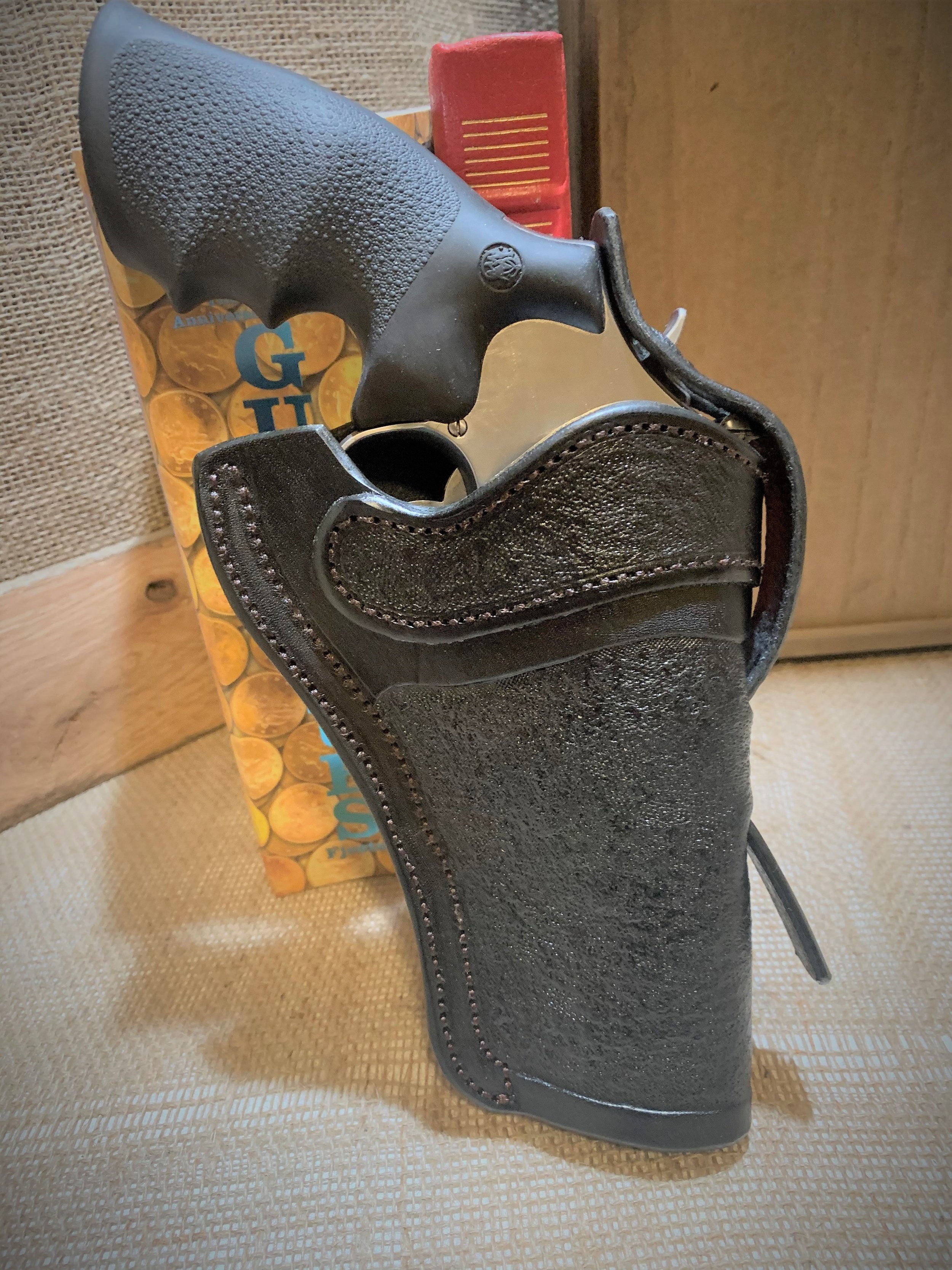 Holster - Medium Framed Revolvers with 4" and 4 1/2" Barrels - Right Hand