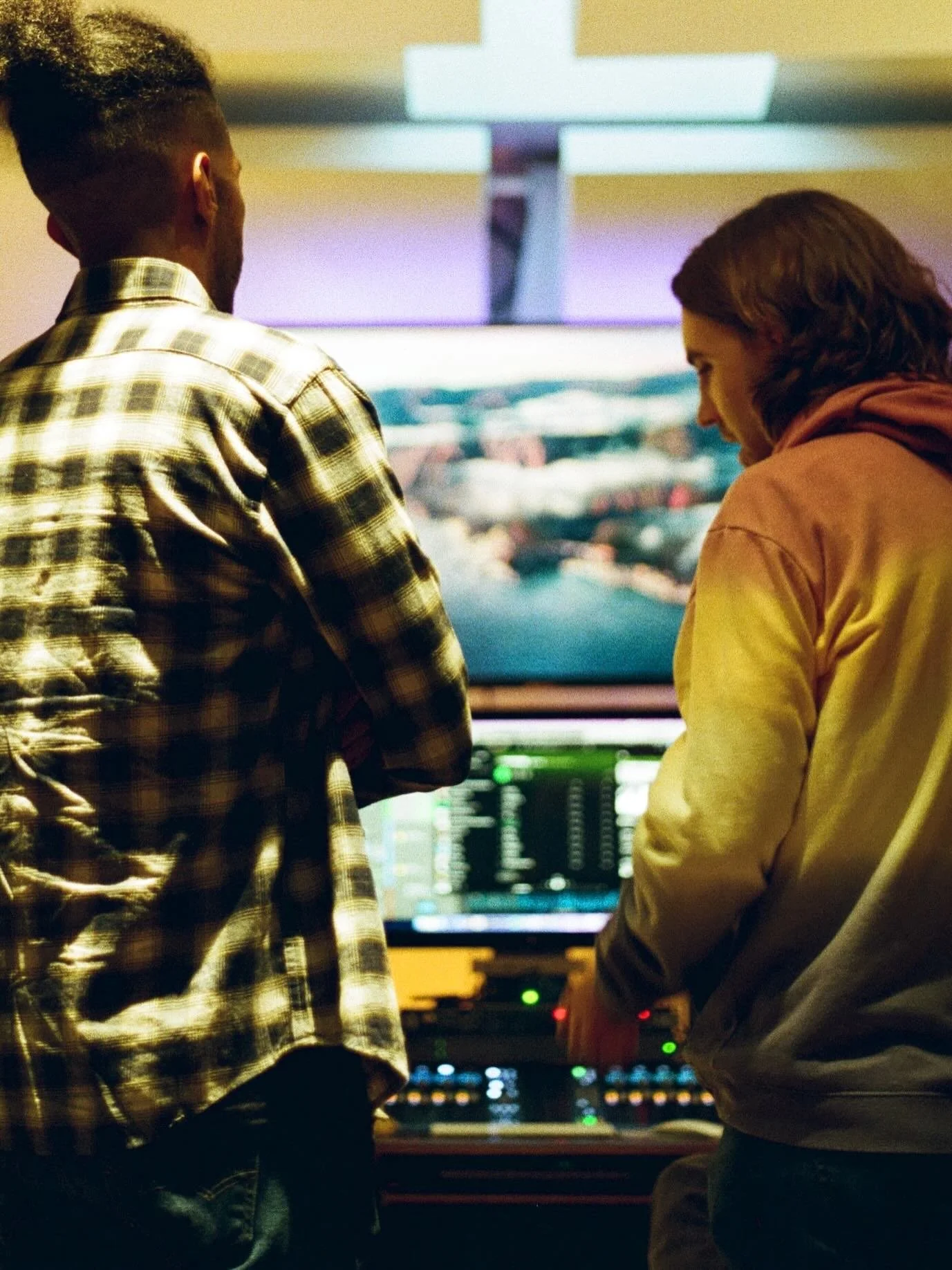 Summer &lsquo;25 - stopped by Cole&rsquo;s studio to hang with friends
📸 @gabrielawiggers