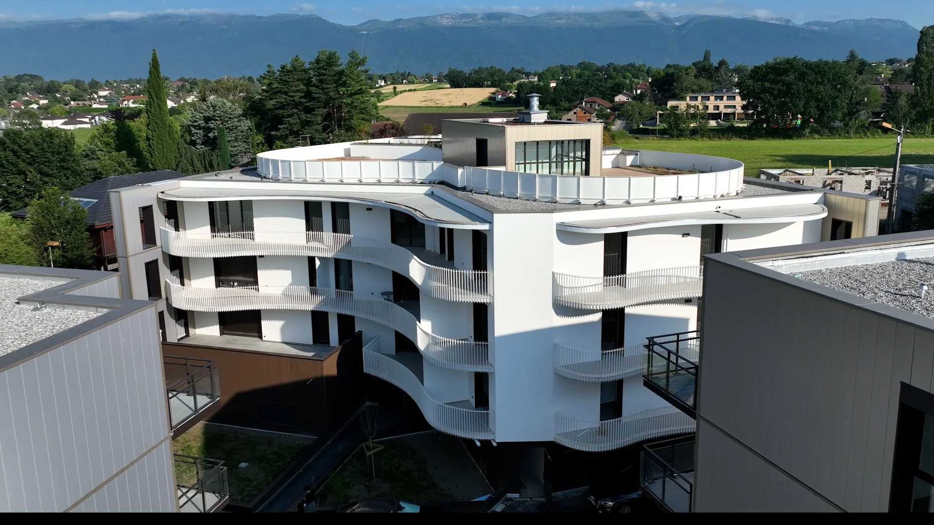 EXCLusivité à Ferney-Voltaire : un T4 récent aux portes de Genève