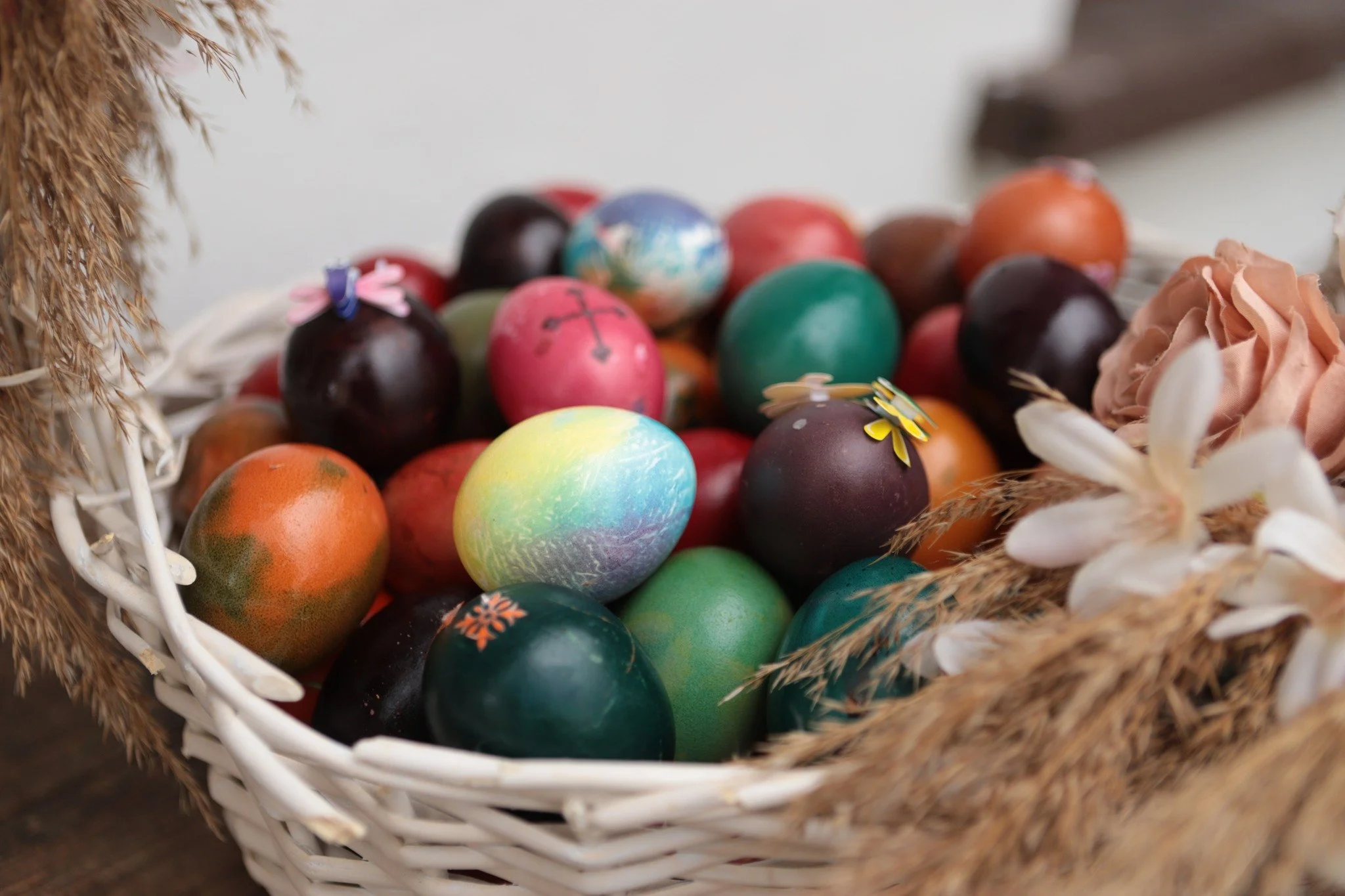 Великденско боядисване на яйца