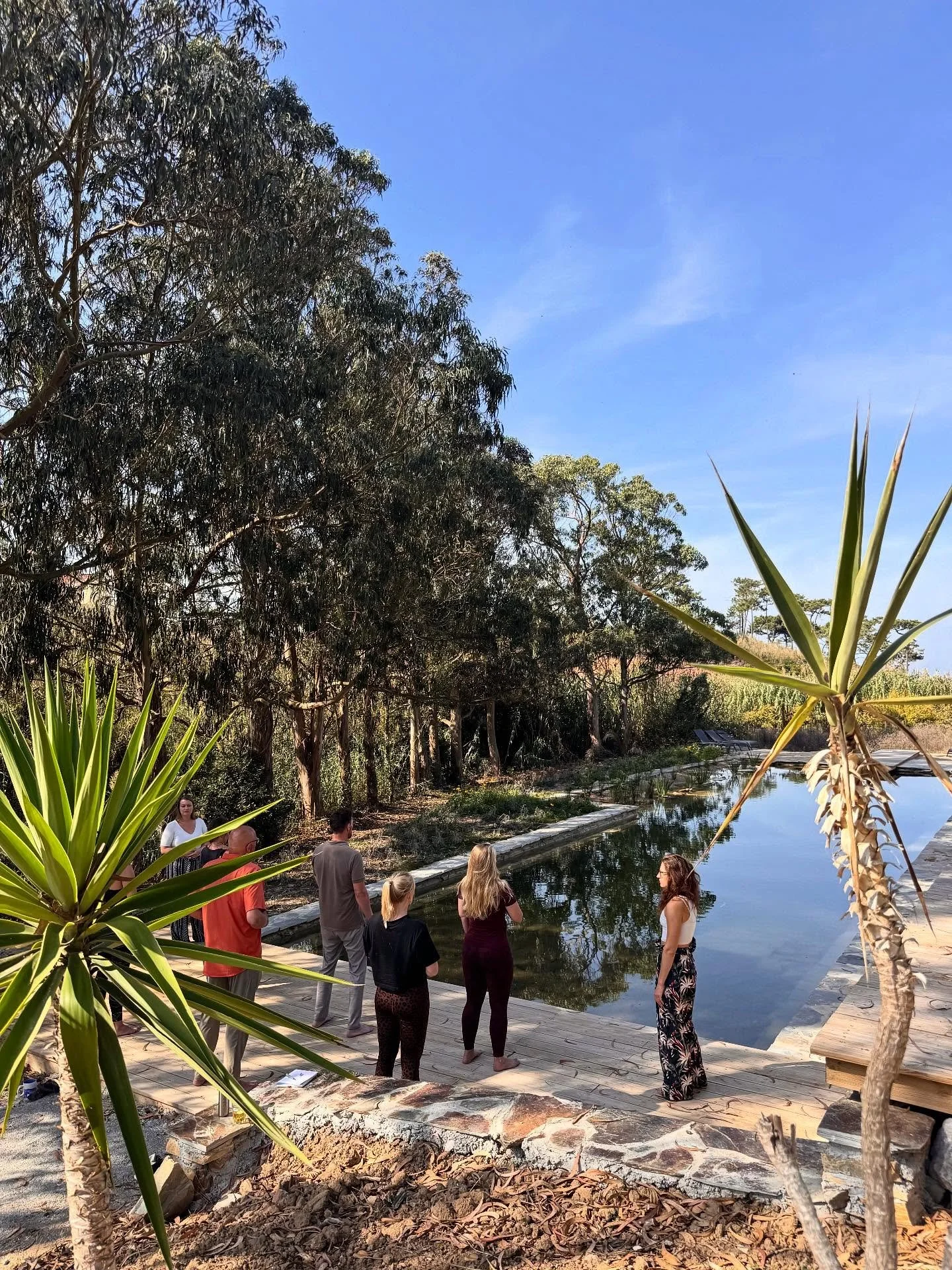 🤍 🪾🍃Rooted in Balance Retreat Recap ⤵️

Our hearts are filled with inexplicable love and gratitude. A week full of intensity, laughter, crying, hugging, dancing, screaming out of joy and relief, exploring and all of it, together, in community, as 