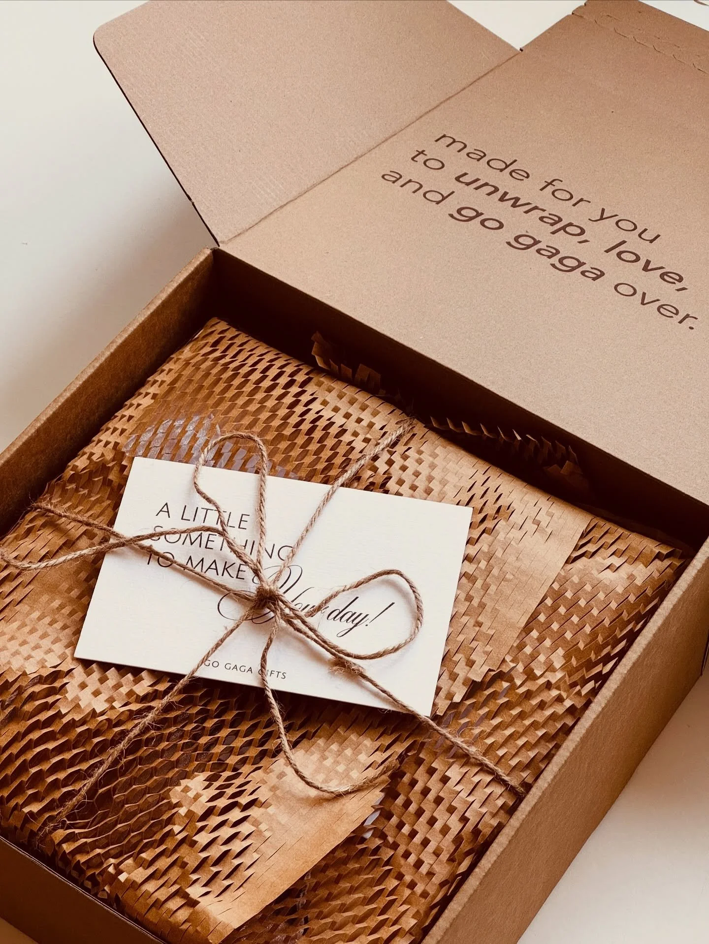 Shipping out our Mother&rsquo;s Day gift boxes 💐✨

Only 6 days away&hellip; did you get a chance to find something special for your mum?

#mothersday #mothersdaygifts #giftformom #momdeservesthebest #thoughtfulgifting #giftwithlove #luxurygifting #c