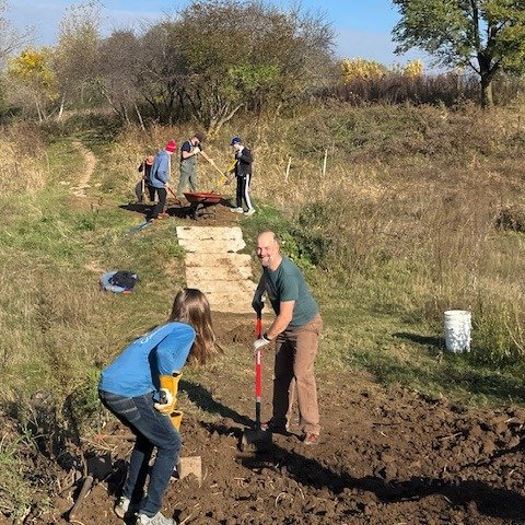 We had an amazing turnout this weekend for the Sycamore Park workday! Thank you to everyone who worked on installing some fun wooden features and reshaping the jump line. Special shout out to trail steward Corey Thelen for organizing, Dan @slowrollcy