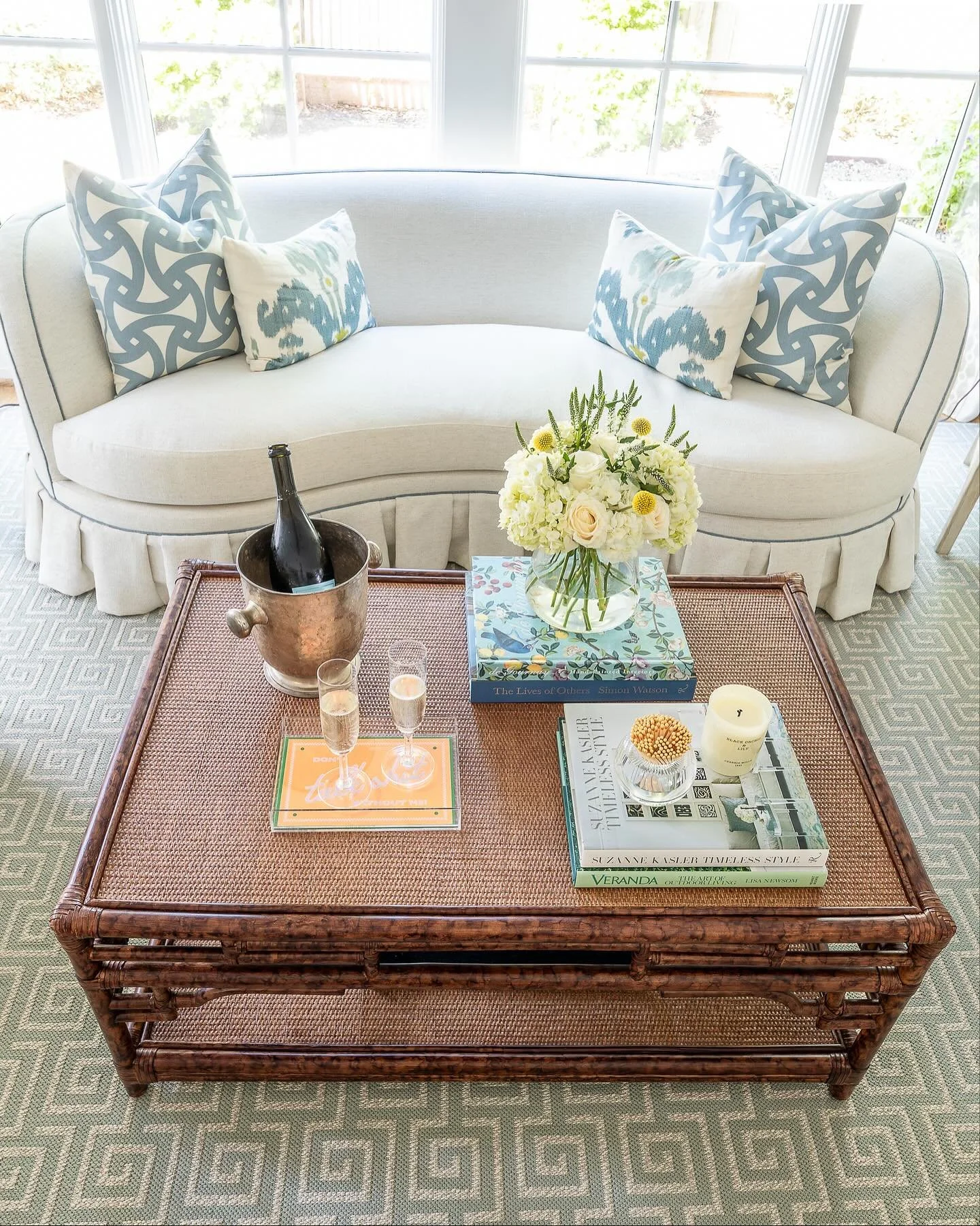 Poppin’ bottles in this new sunroom 🥂// 📸 by @clairezurek 
#sunroom #bonusroom #sunroomdesign #sunroomdecor #livingroom #livingroomdesign #customfurniture #houstoninteriordesign #houstoninteriordesigner #houstoninteriors #interiordesign  #in