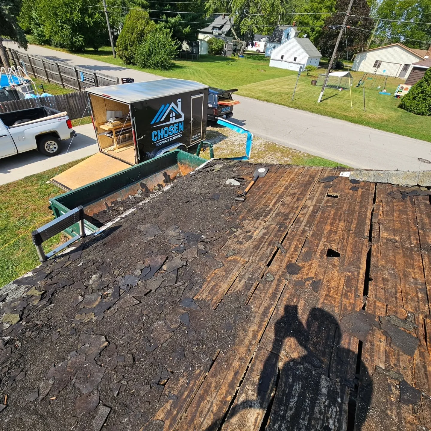 💪 4 layers of shingles later&hellip; this old roof is finally getting the fresh start it needed! 🏠✨

When roofs get stacked with layer after layer, it not only weighs down the home but also hides potential problems underneath. That&rsquo;s why a fu