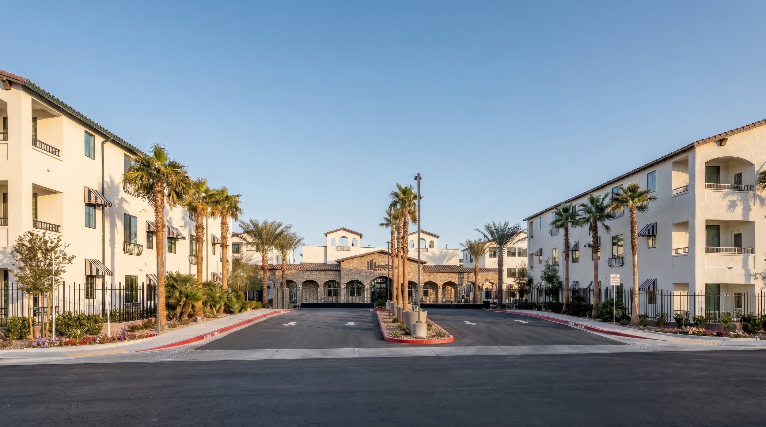 NV - Lindell Living_003.jpg