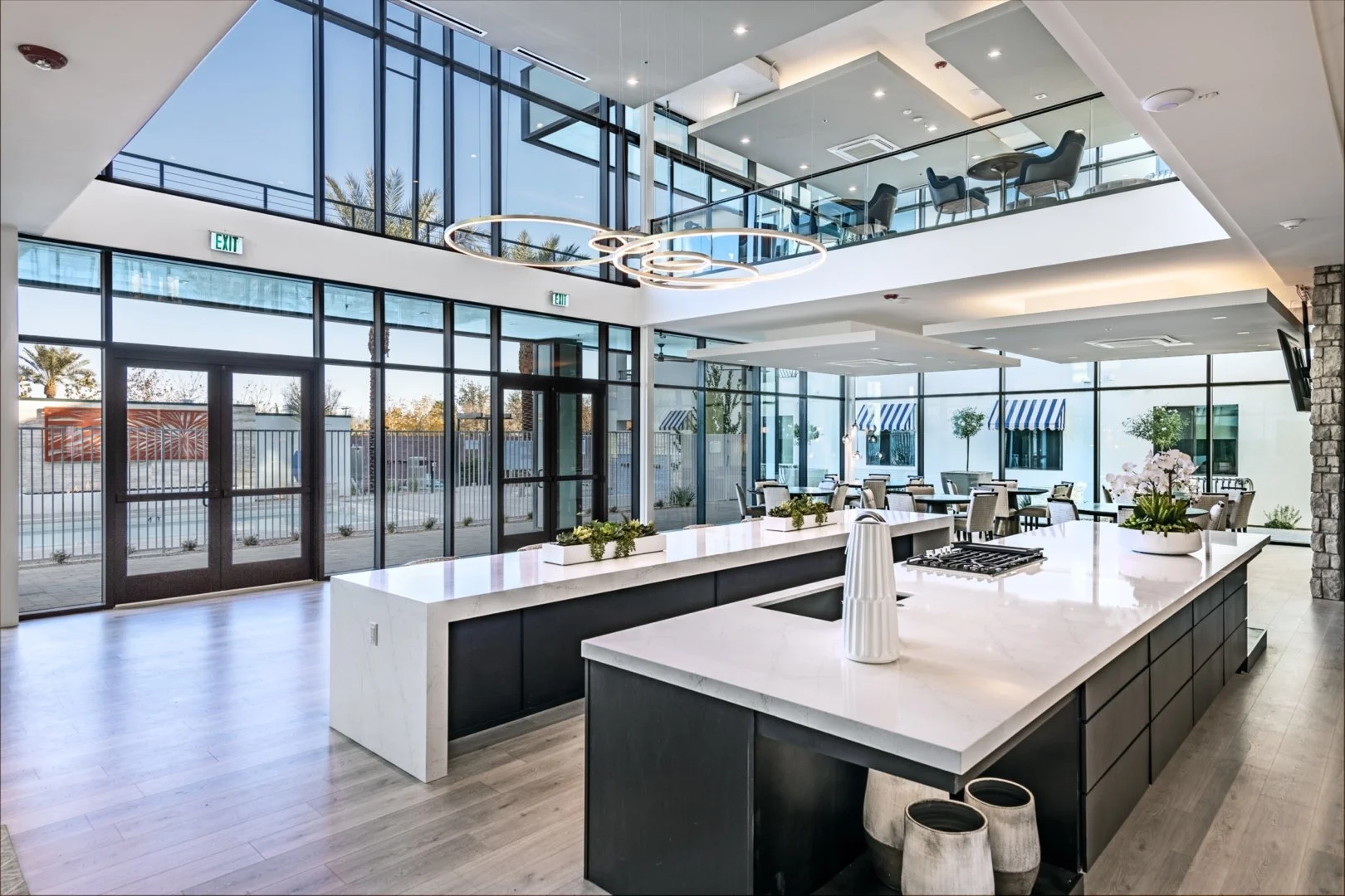NV - Lindell Living_040.jpg
