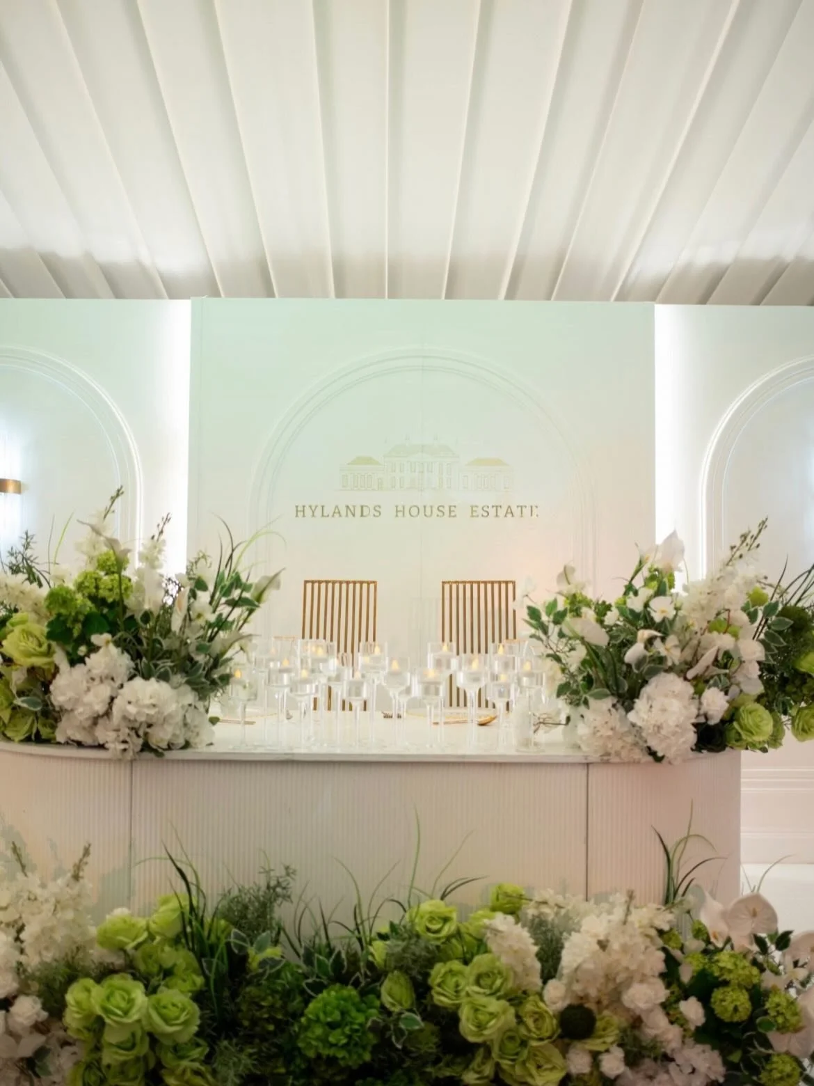 Hylands House Winter Showcase💚🤍
2026✨

Venue: Hylands Estate @hylandsestateweddings

Wedding Planner: WinzLoves Events @winzlovesevents 

Caterer: Favour Catering @favourcateringandevents

D&eacute;cor: Sophie&rsquo;s Boutique Bows @sophiesboutique
