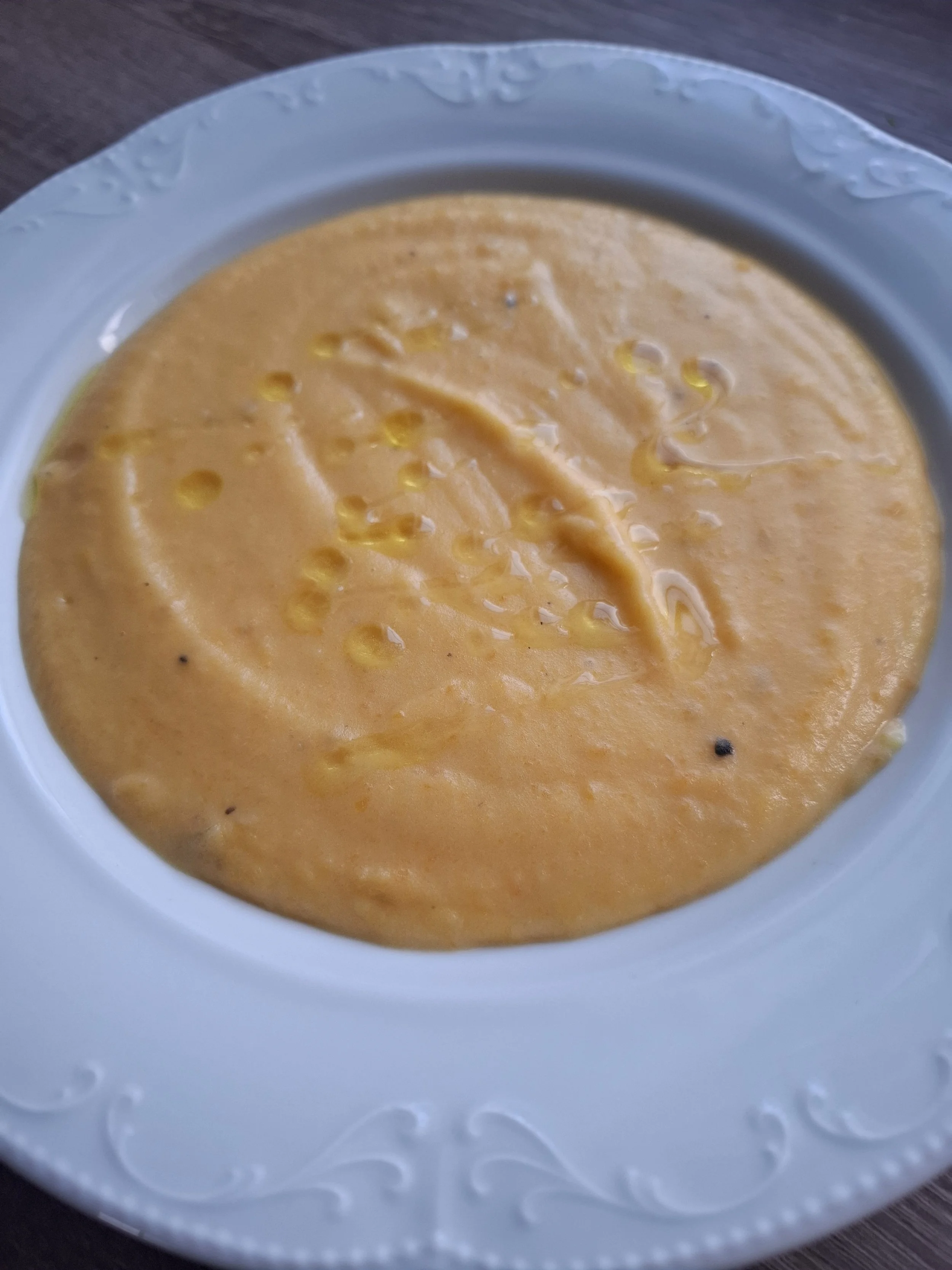 Porkkana-inkiväärisosekeitto