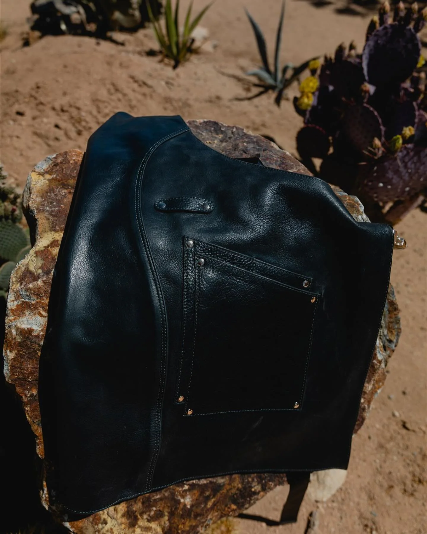 Armor as resilient as you. 
&bull;
#fireandice #rockyourstyle #mexicanamerican #sandiegoleather #artistapron #crazysexycool #grillgoals #stylegoal #bbqgoals #bbqcompetition #bbqcommunity #stylistcommunity #welderbabes #tattoocompetition #lastylist #n