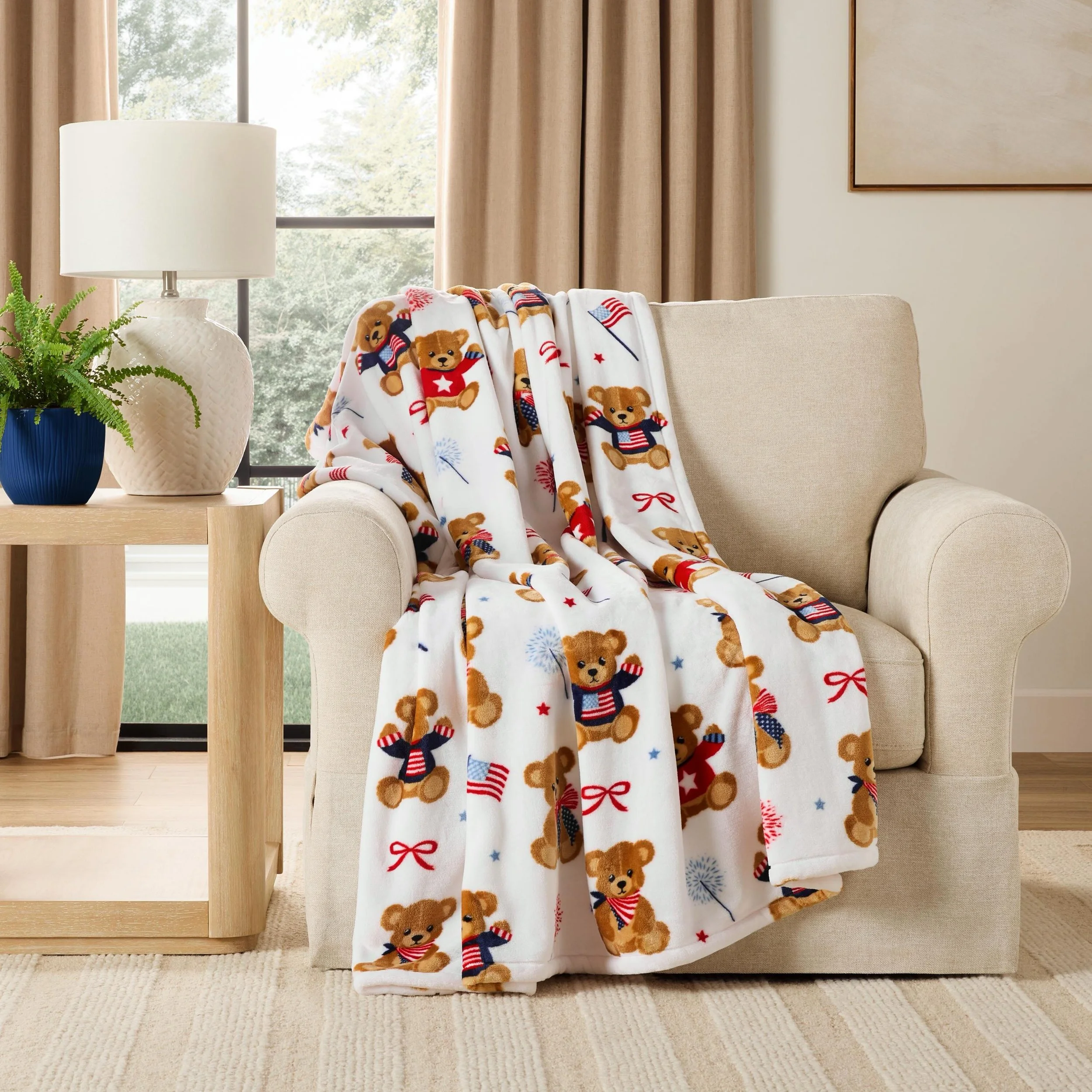 Nothing says summer kickoff quite like these Americana prints and cozy throws🇺🇸

Our team loved photographing these patriotic blankets for @samsclub! From lifestyle setups to dot-com ready imagery, we&rsquo;re always excited to help products come t