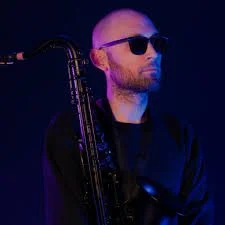 Live DJ: DJ Luis Ocasio