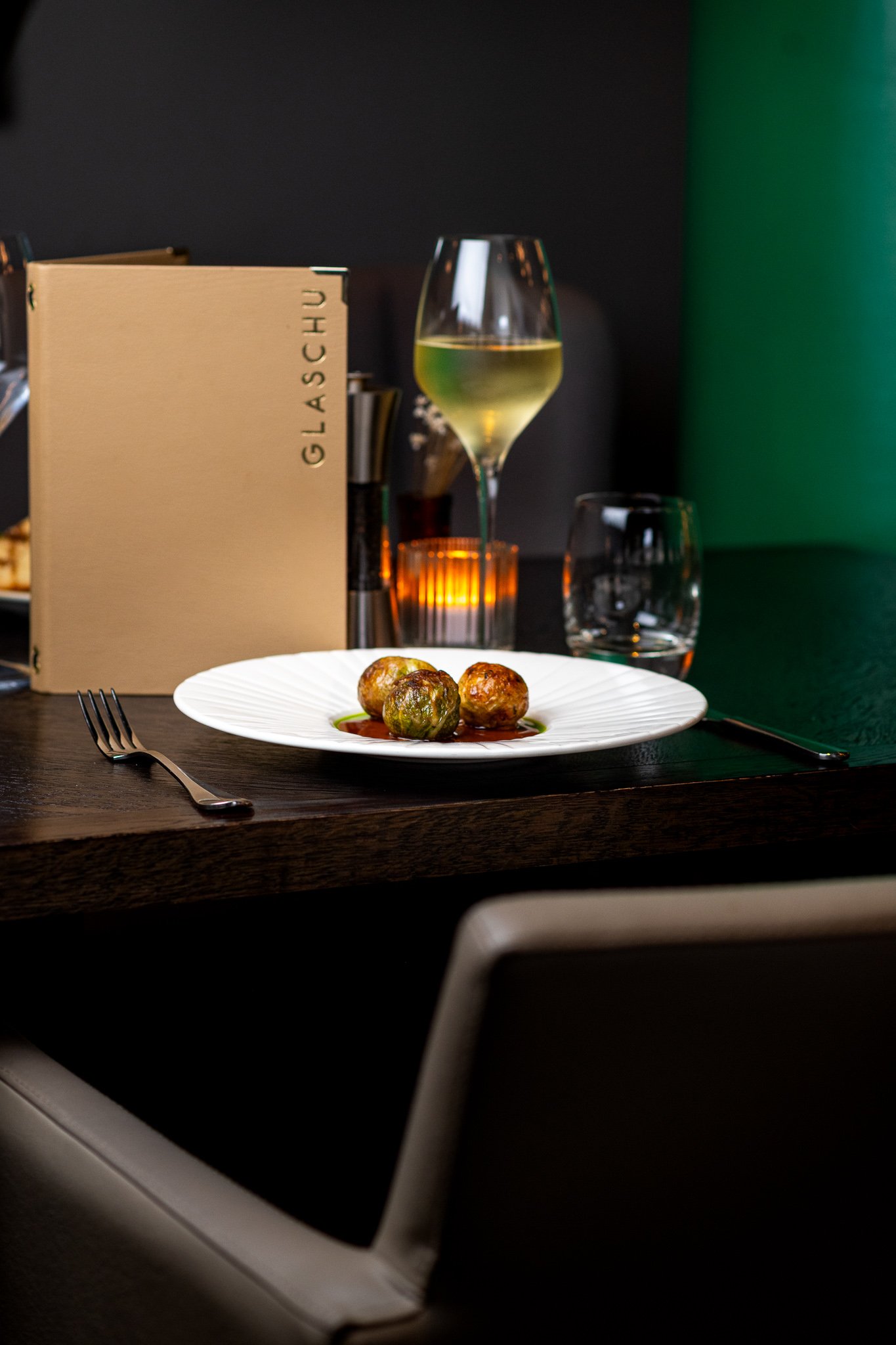 Glaschu Glasgow plated dish with wine – fine dining food photographer Glasgow