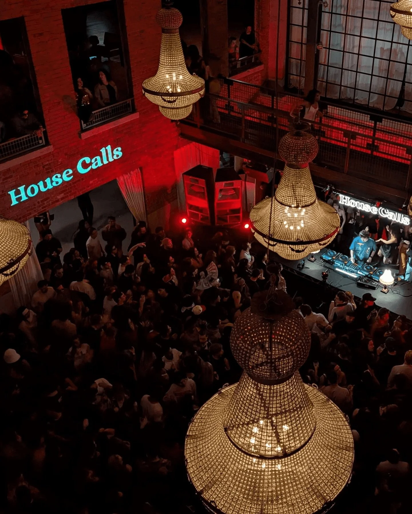 Artifact was electric on Sunday, hosting House Calls x LAB Chicago with Justin Jay boasting the highest guest count yet 🪩🎧 

Keep an eye on our website for future events like this one. You definitely won&rsquo;t want to miss out next time 👀 

#hou