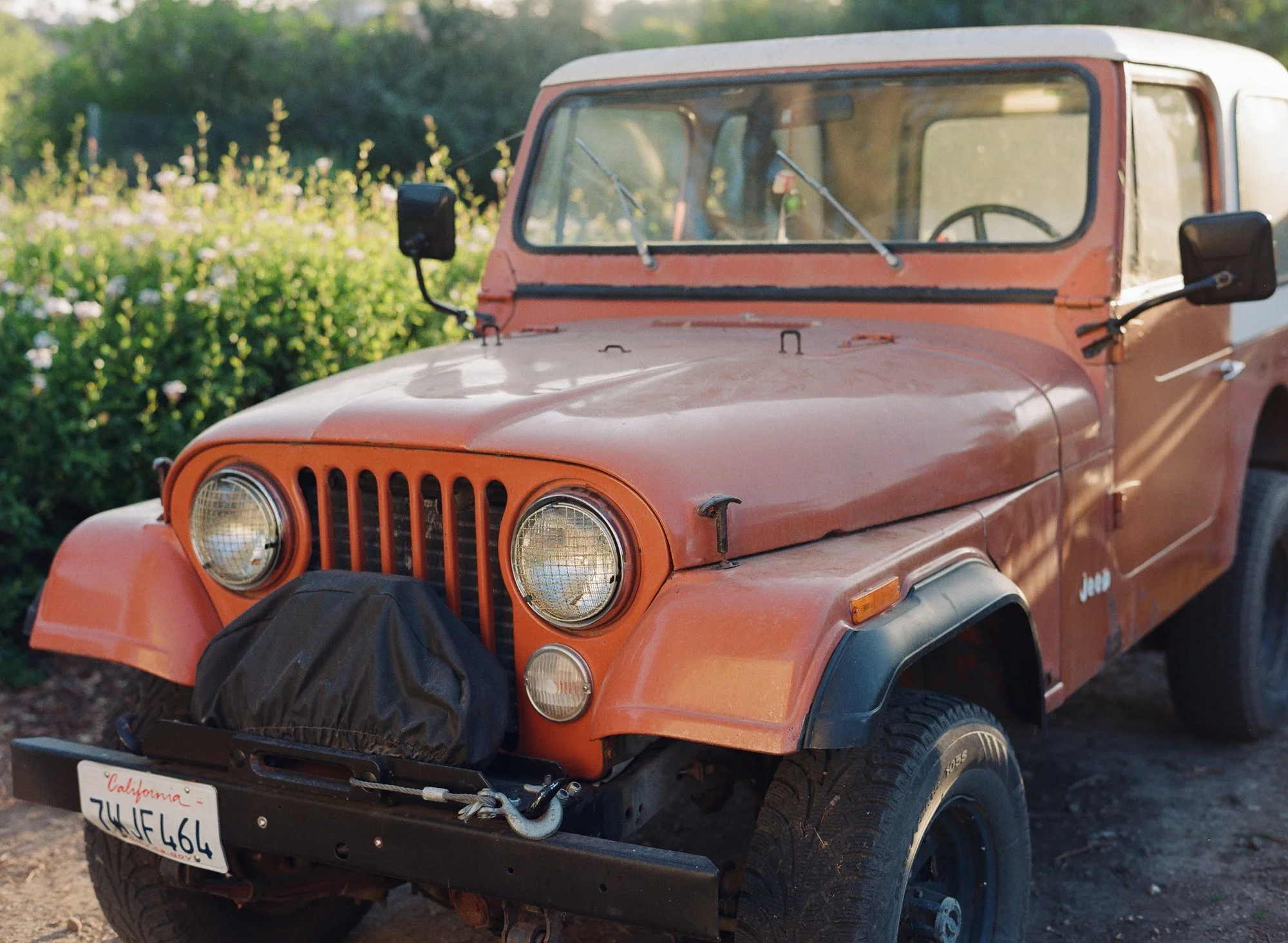 06-jessica-augie-family-orange-jeep-santa-barbara.jpg.JPG