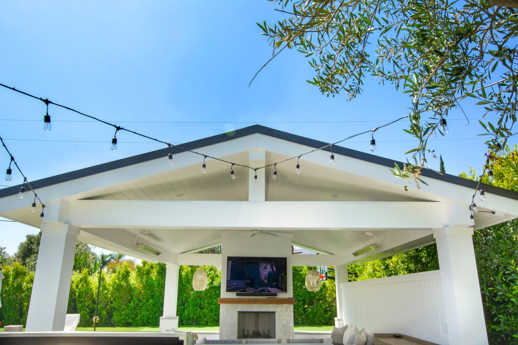 Outdoor Entertainment Room