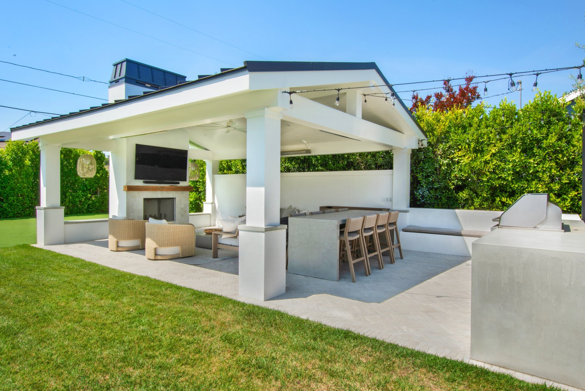 Outdoor Custom Build, Kitchen and Living Room