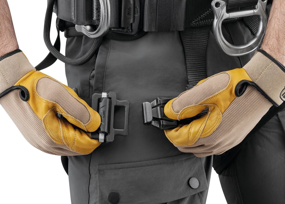Petzl AVAO Fast Rope Access Harness 4.jpeg