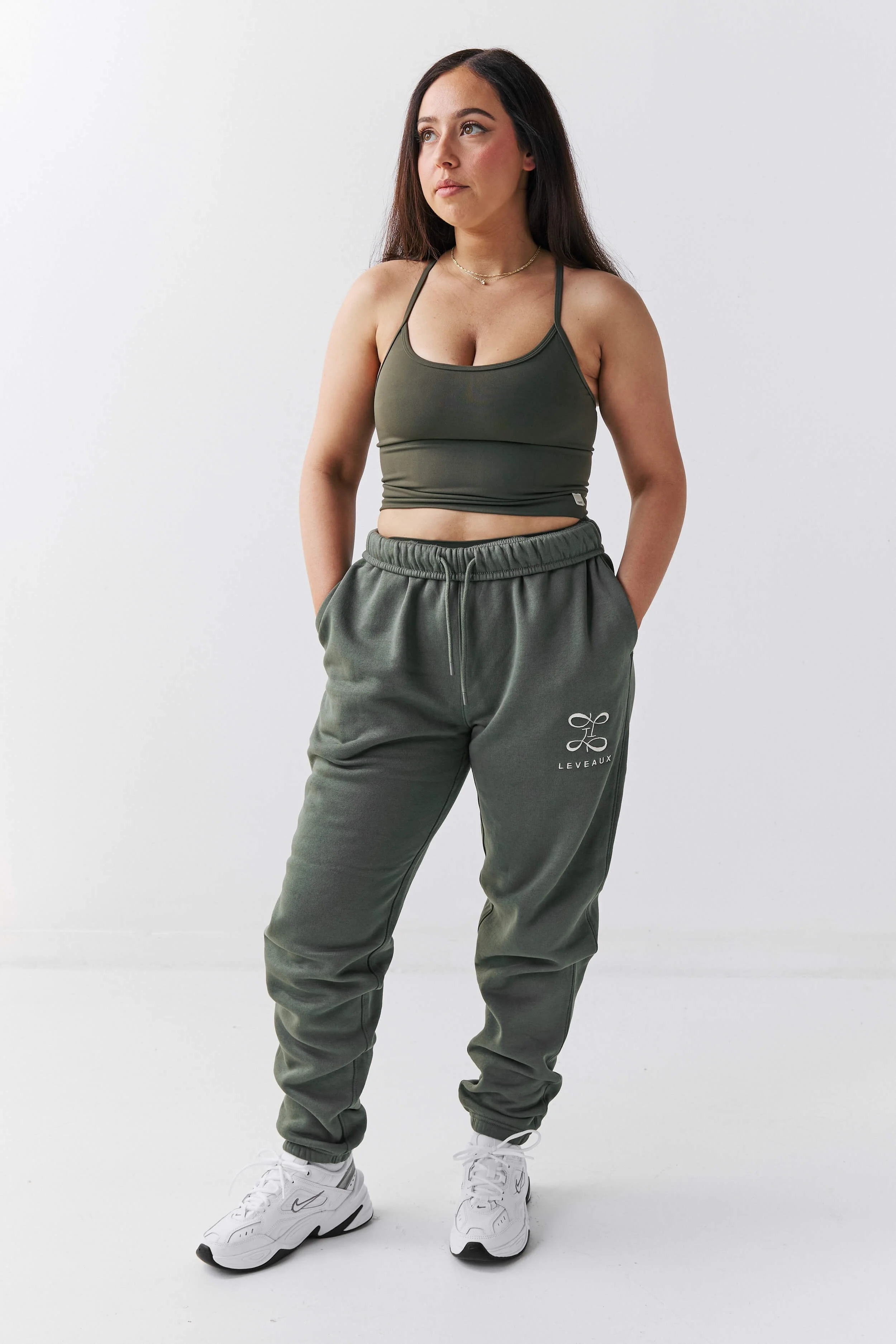 leveaux-pilates-sweatpants-green-1.jpg