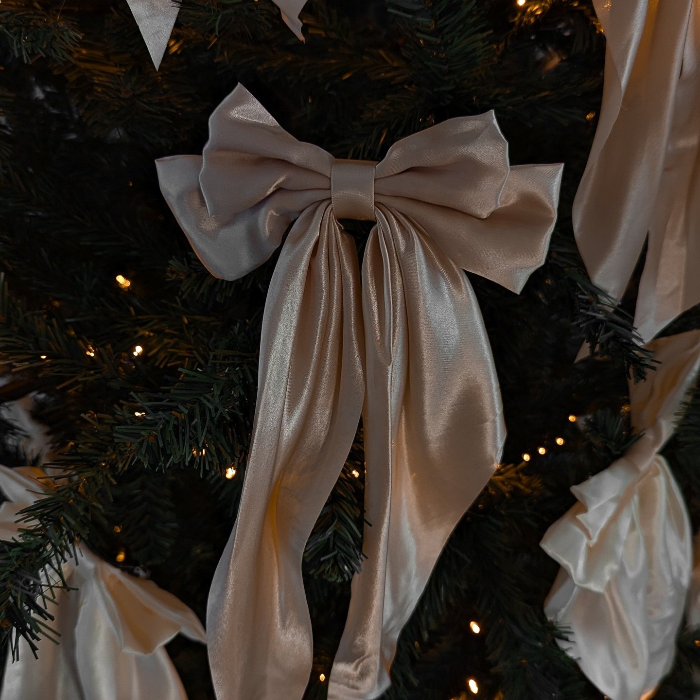 Classes are live and our little elves are quietly working their magic in the holiday boutique. A very chic season at GTHR begins now🎄✨