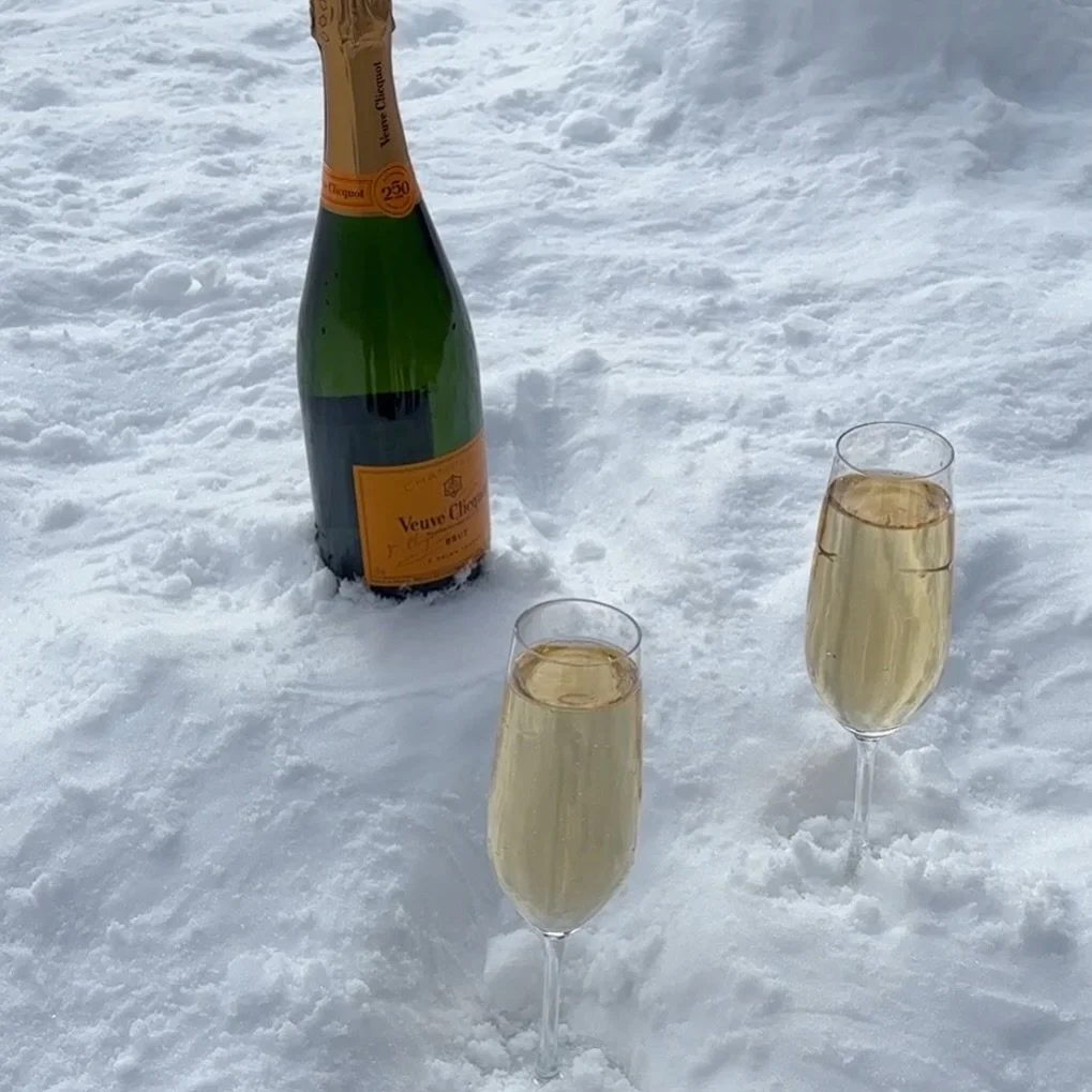 Bookings are live ✨ cheers babes 🥂
Tomorrow&rsquo;s MLK schedule got a glow-up&mdash;no early alarm needed. We swapped the 7:10 AM for 12 PM (you&rsquo;re welcome).
See you on the reformer 🤍