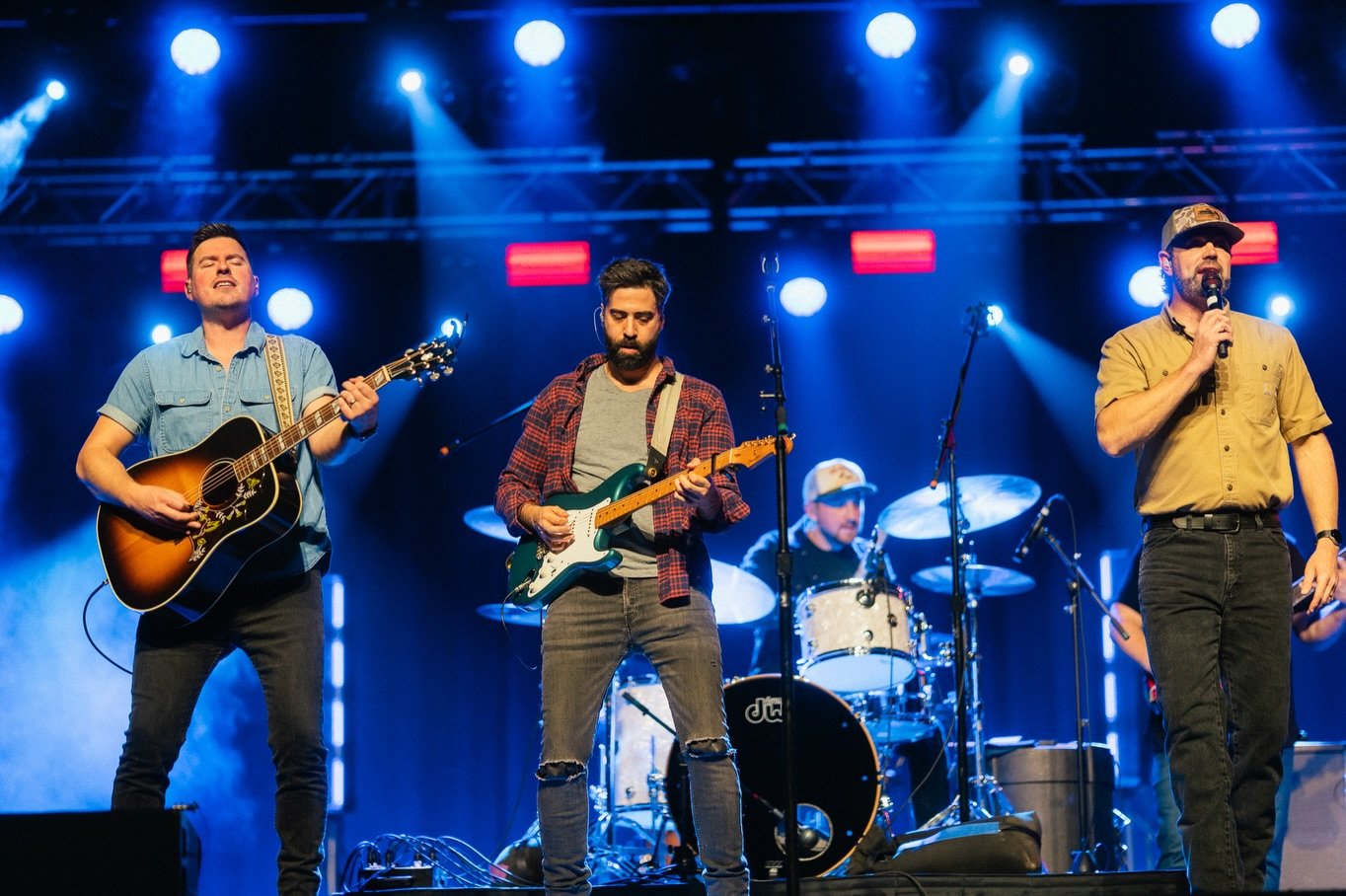 Tour announcement this week 👀 
#noyoushutup #countrymusic

📸 @brandonpayton